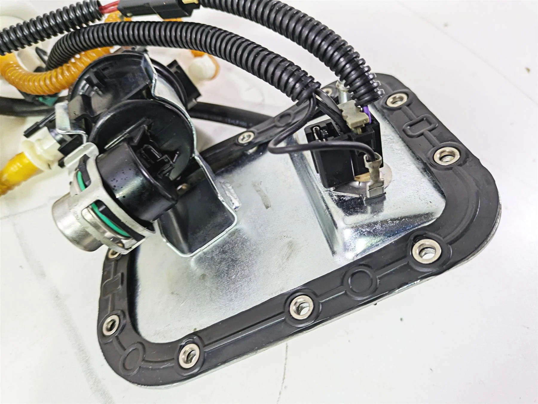 2017 Harley FLS Softail Slim Fuel Gas Petrol Pump - Tested 75252-11A 75284-08A - Image 10