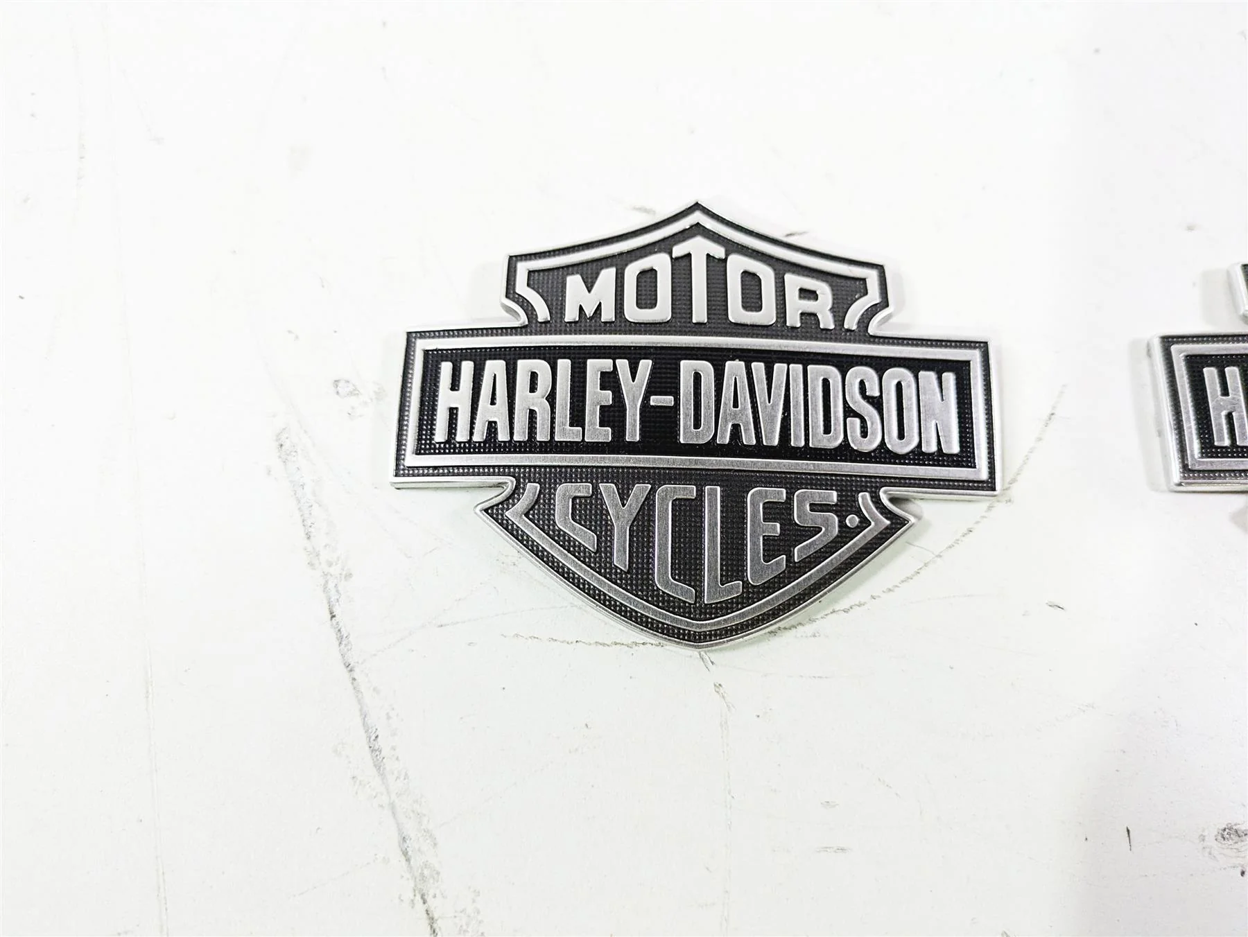 2017 Harley FLS Softail Slim Fuel Gas Petrol Tank Emblem Set 61400055 61400056 - Image 4