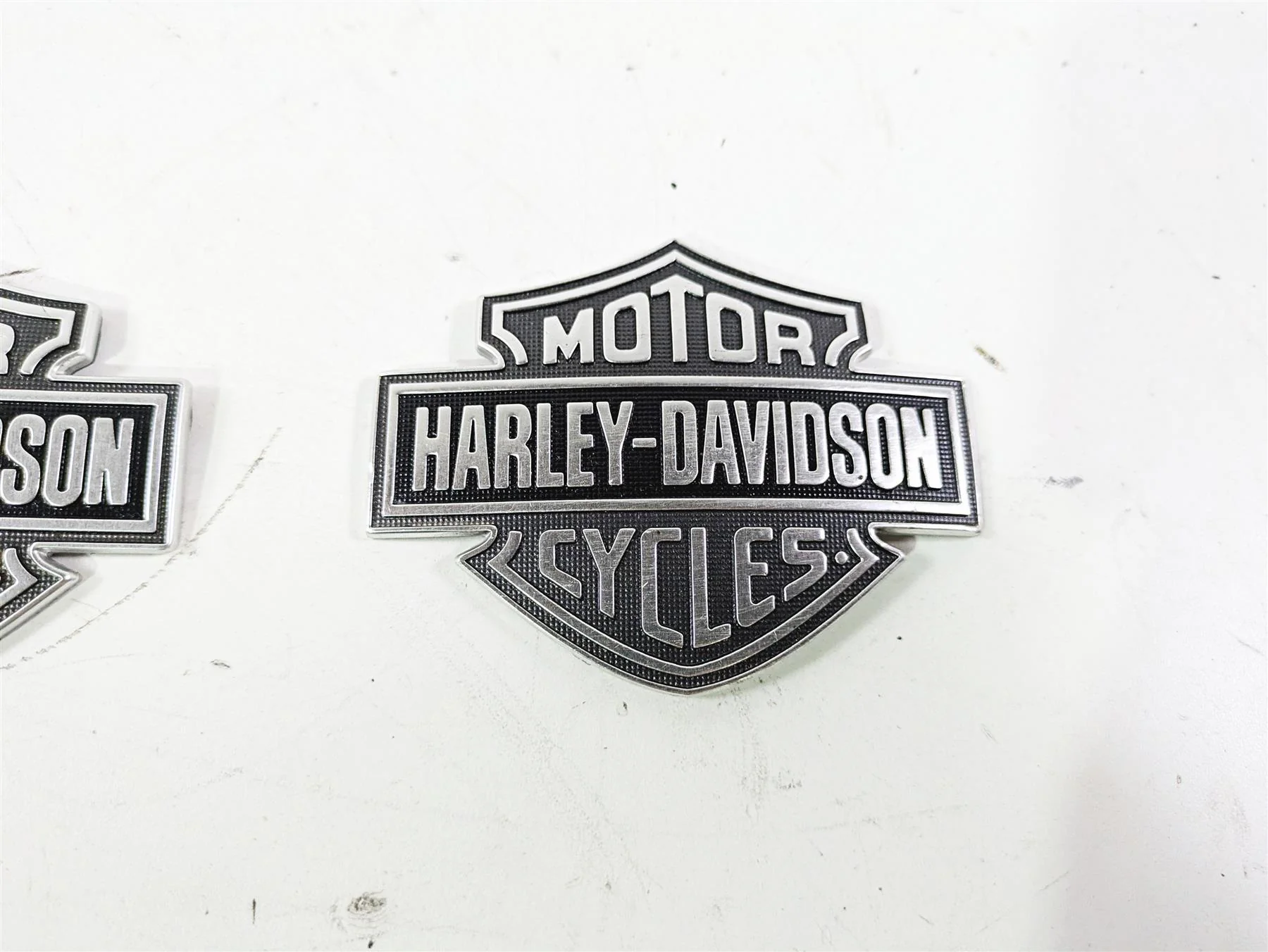 2017 Harley FLS Softail Slim Fuel Gas Petrol Tank Emblem Set 61400055 61400056 - Image 5