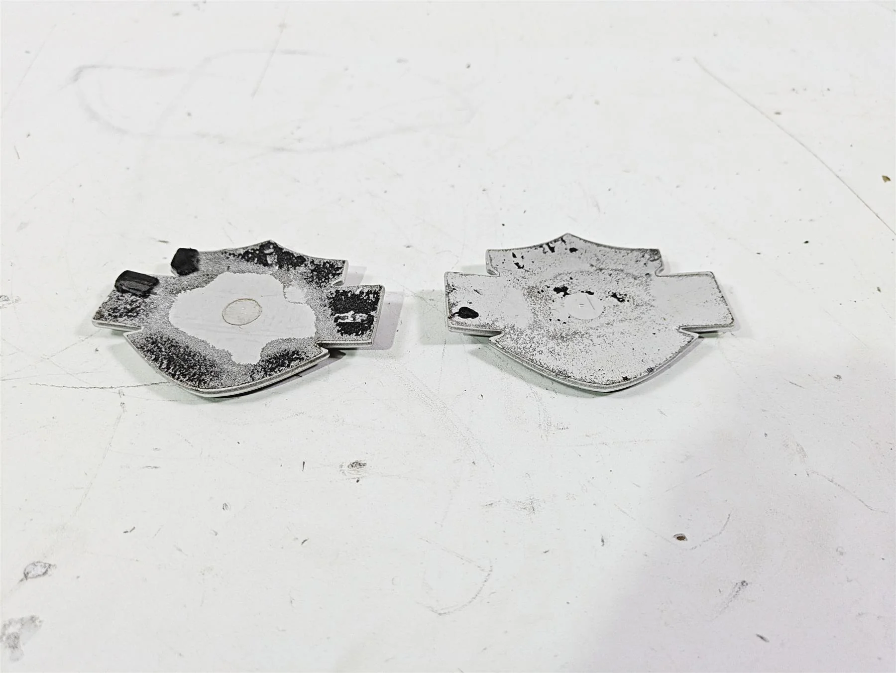 2017 Harley FLS Softail Slim Fuel Gas Petrol Tank Emblem Set 61400055 61400056 - Image 8
