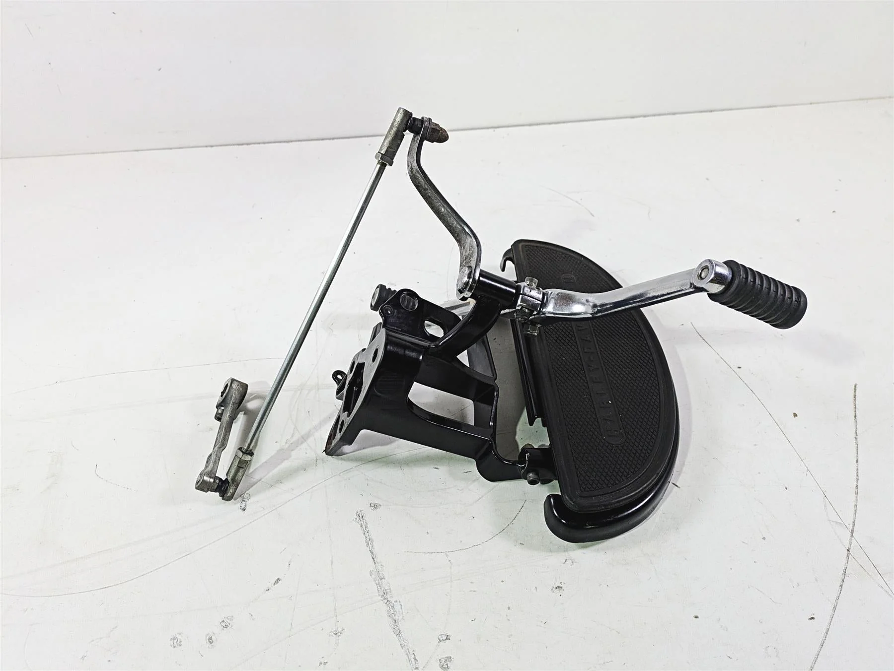 2017 Harley FLS Softail Slim Left Front Floorboard & Shifter 33630-07A 33895-82E - Image 3