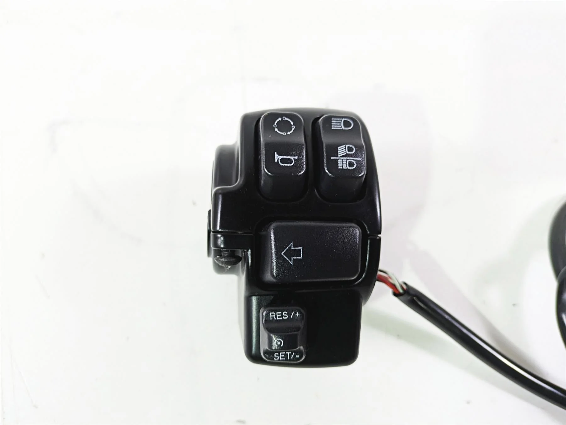 2017 Harley FLS Softail Slim Left Hand Cruise Control Switch  71500292 - Image 3