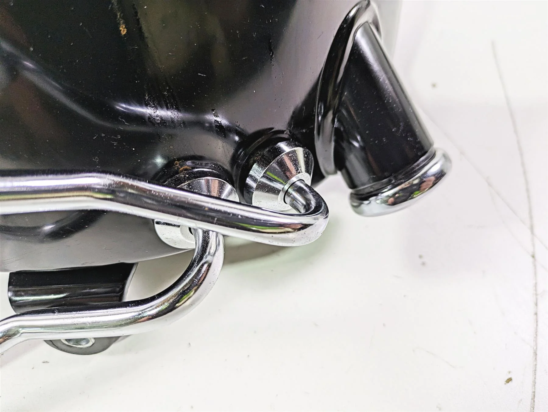 2017 Harley FLS Softail Slim Oil Tank Reservoir + Hoses Lines Set 62492-01A - Image 11