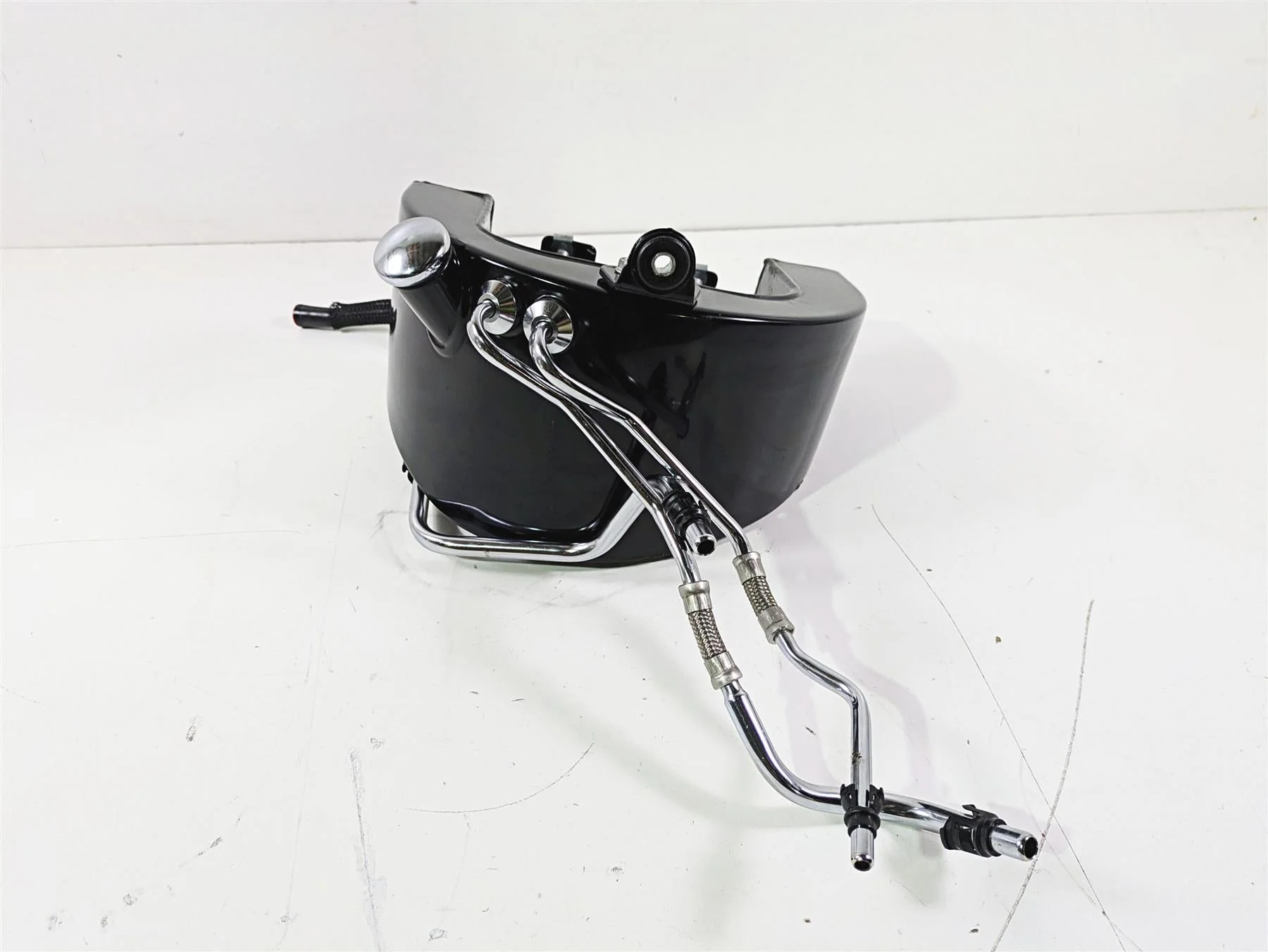 2017 Harley FLS Softail Slim Oil Tank Reservoir + Hoses Lines Set 62492-01A - Image 2