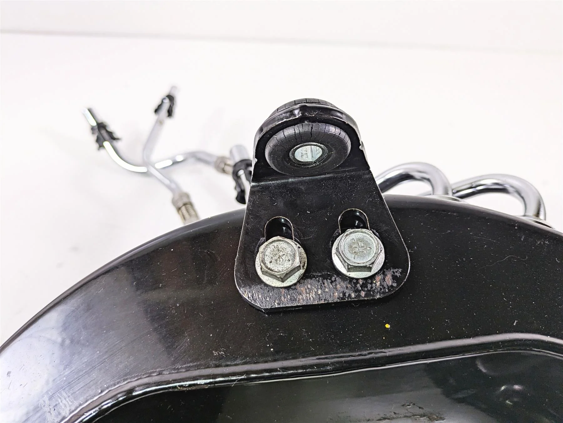 2017 Harley FLS Softail Slim Oil Tank Reservoir + Hoses Lines Set 62492-01A - Image 6