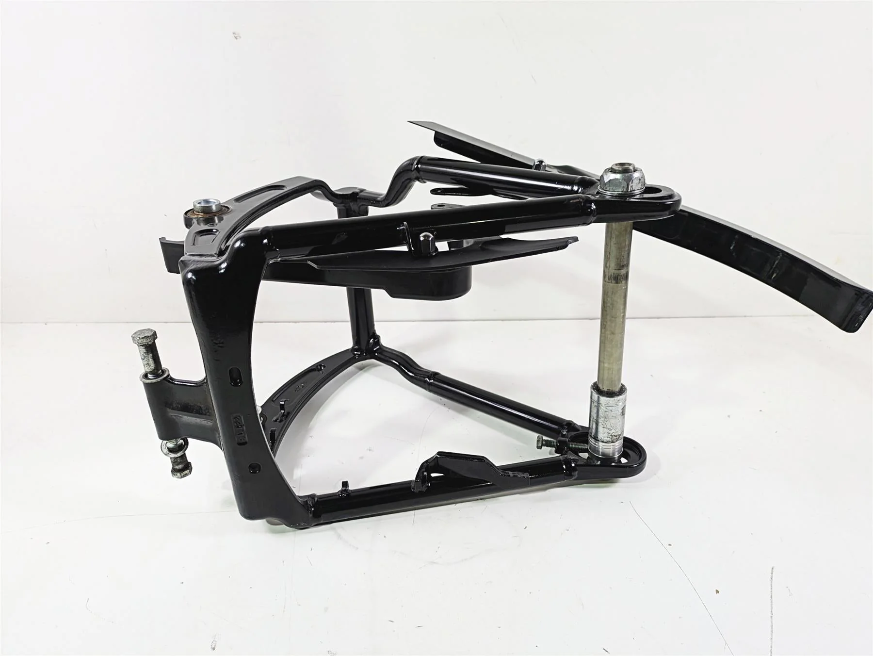 2017 Harley FLS Softail Slim Rear Swingarm Swing Arm & Guards 47573-11BHP - Image 10