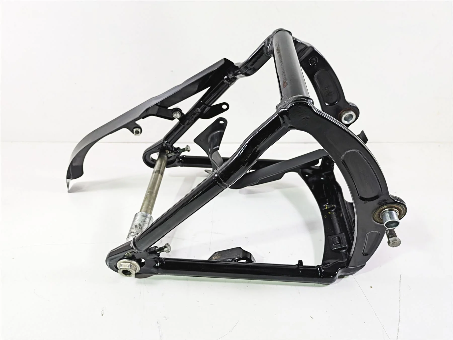 2017 Harley FLS Softail Slim Rear Swingarm Swing Arm & Guards 47573-11BHP - Image 5