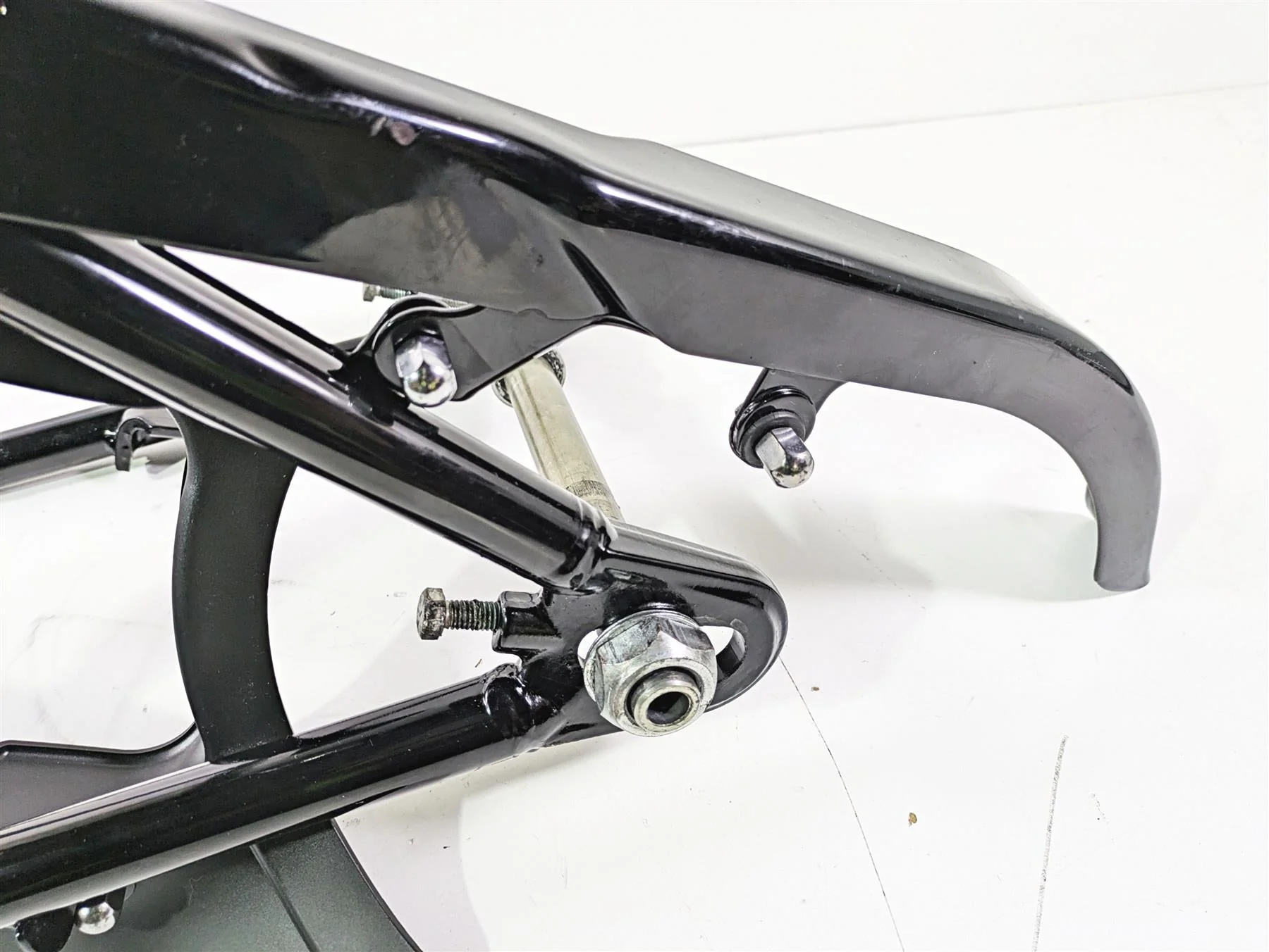 2017 Harley FLS Softail Slim Rear Swingarm Swing Arm & Guards 47573-11BHP - Image 8