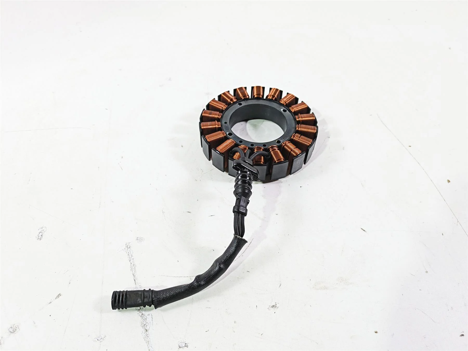 2017 Harley FLS Softail Slim Stator Alternator Generator 30017-08 - Image 4