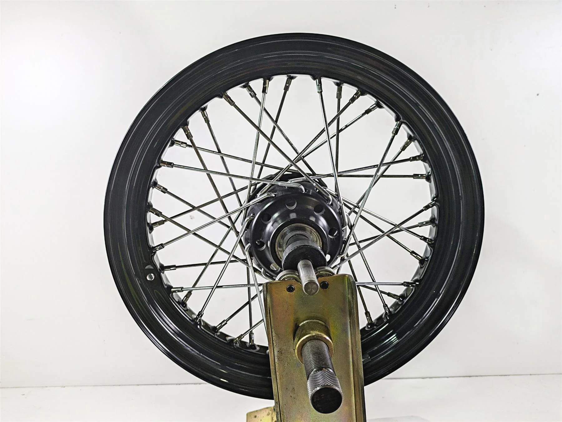 2017 Harley FLS Softail Slim Straight 16x3 Spoke Front Wheel Rim 55107-12 - Image 4