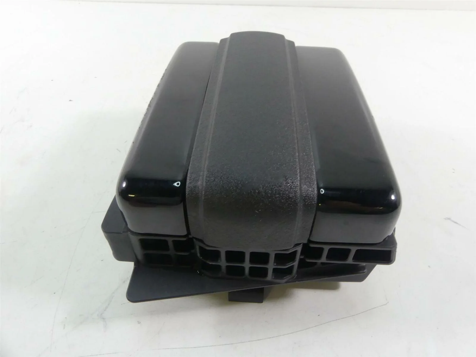 2017 Harley FXDLS Dyna Low Rider Battery Tray Stay Bracket + Cover 70379-06B - Image 5