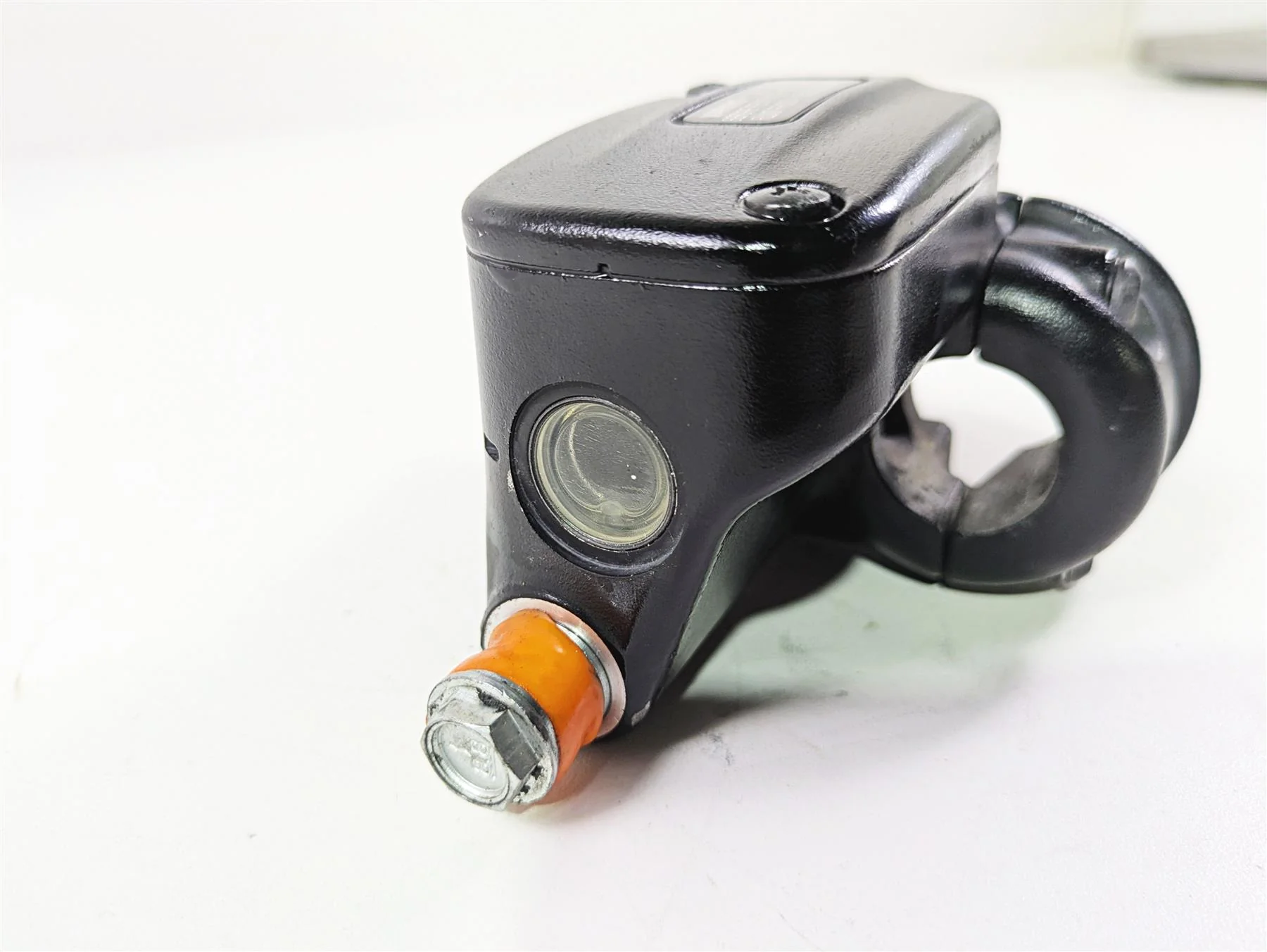 2017 Harley Softail Heritage Classic FLSTC Front Brake Master Cylinder 41700233 - Image 4