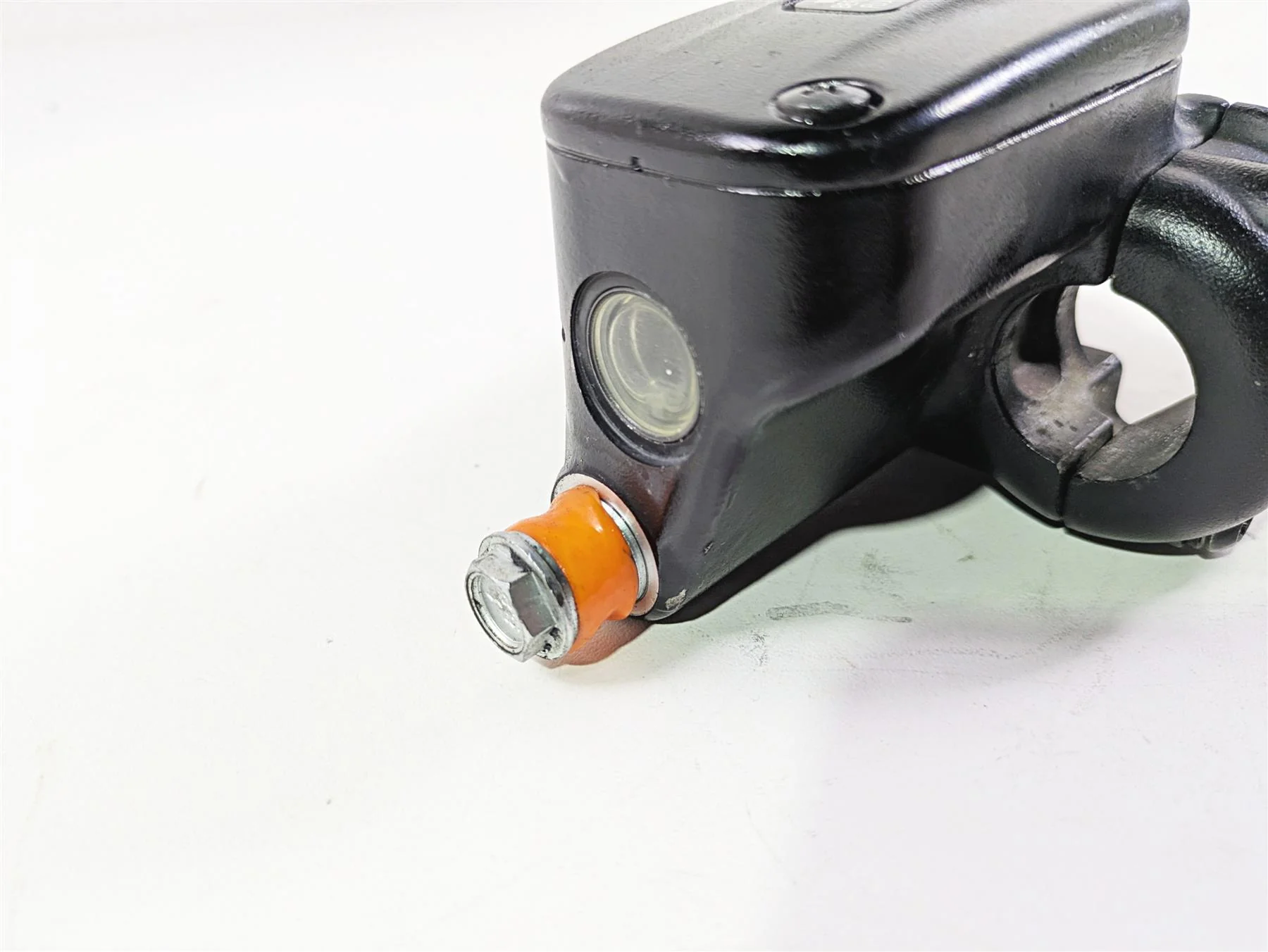 2017 Harley Softail Heritage Classic FLSTC Front Brake Master Cylinder 41700233 - Image 5