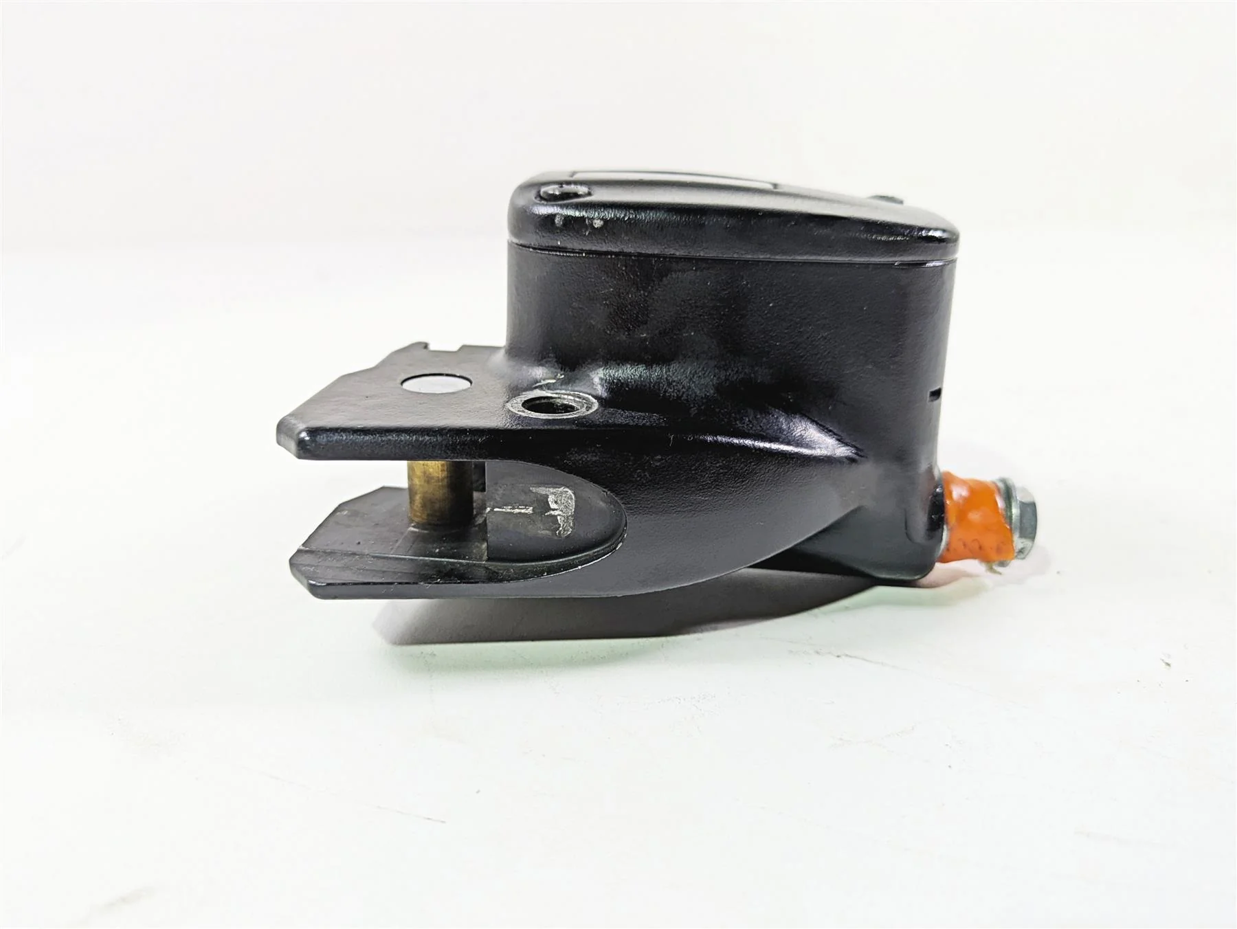 2017 Harley Softail Heritage Classic FLSTC Front Brake Master Cylinder 41700233 - Image 9