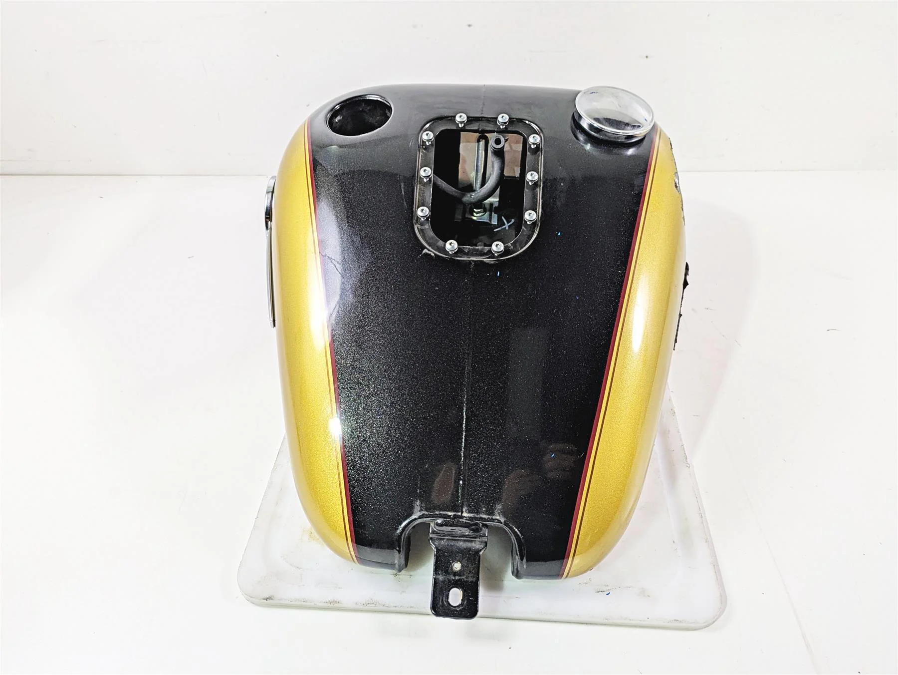 2017 Harley Softail Heritage Classic FLSTC Fuel Gas Petrol Tank 61625-11 - Image 12