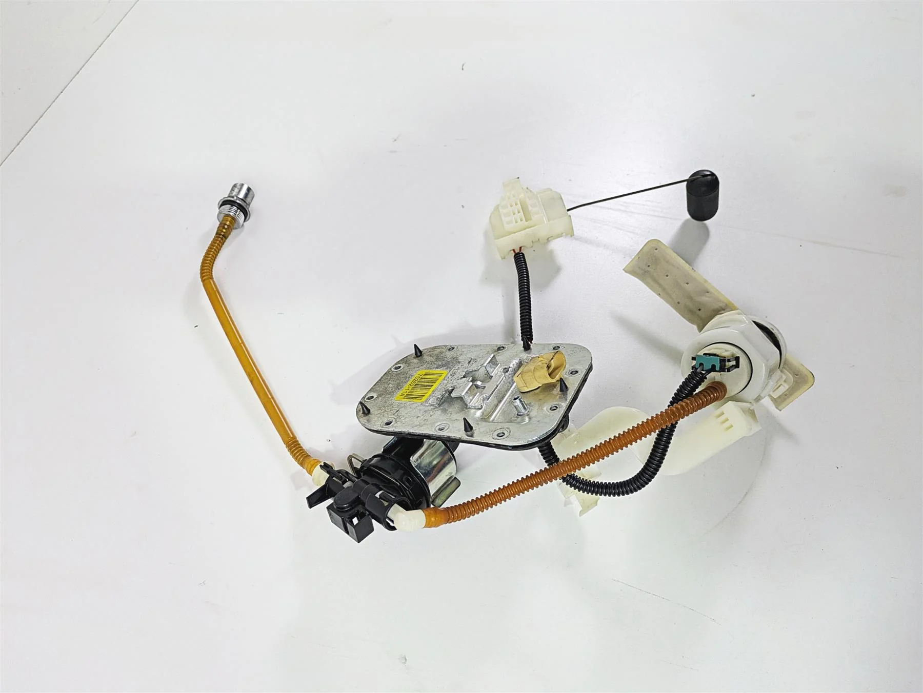 2017 Harley Softail Heritage Classic FLSTC Fuel Gas Pump 75252-11A 75284-08A - Image 3