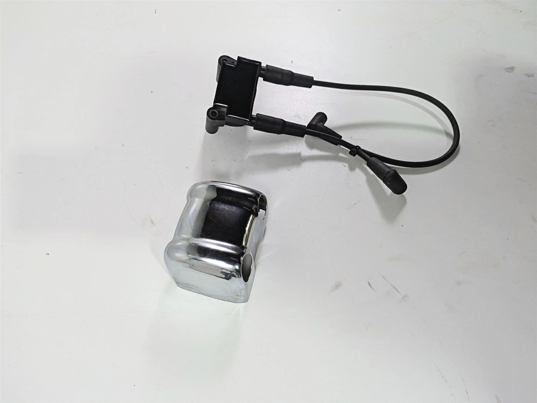 2017 Harley Softail Heritage Classic FLSTC Ignition Coil Wires Plug Set 31696-07 - Image 2
