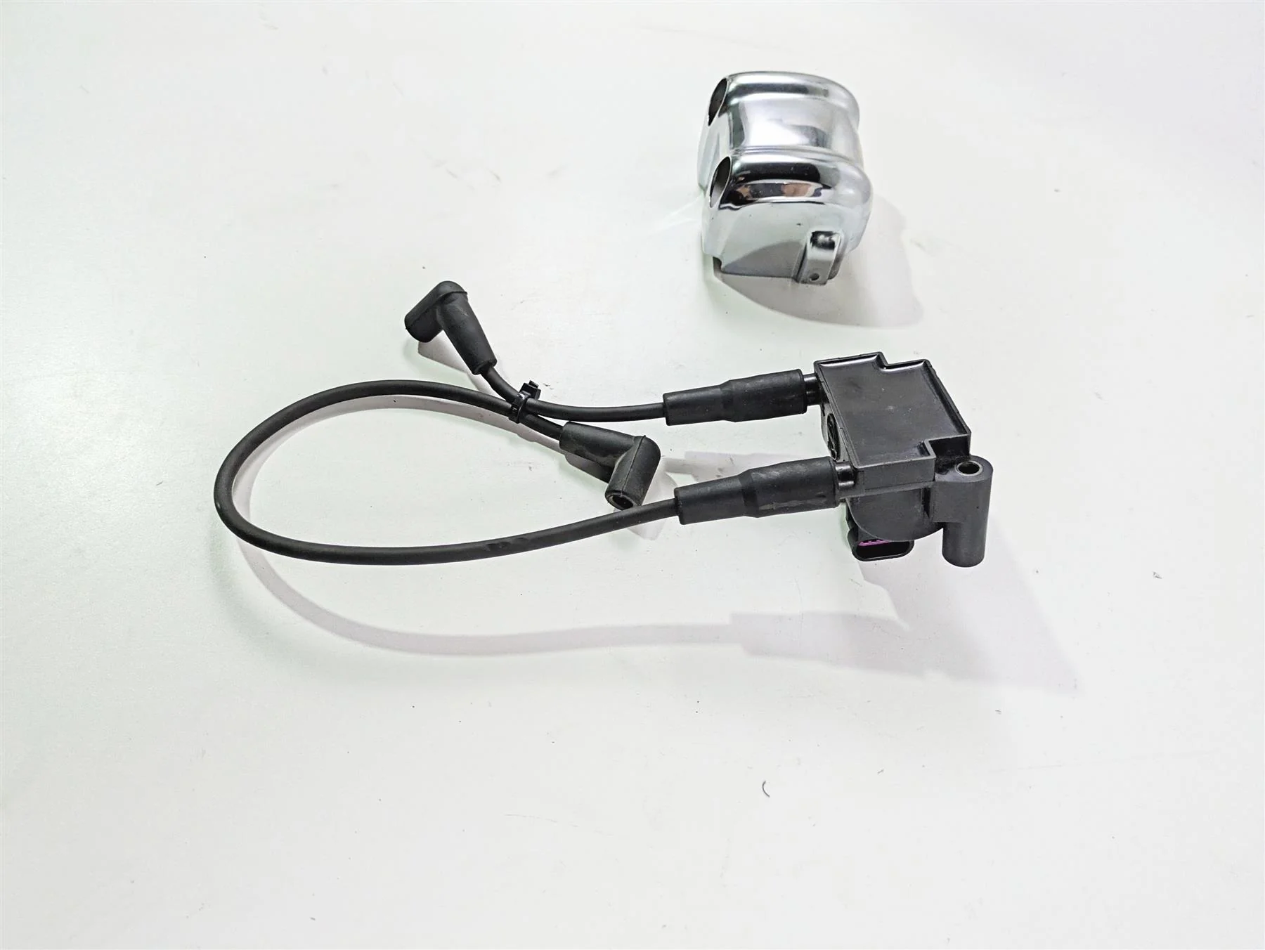 2017 Harley Softail Heritage Classic FLSTC Ignition Coil Wires Plug Set 31696-07 - Image 3