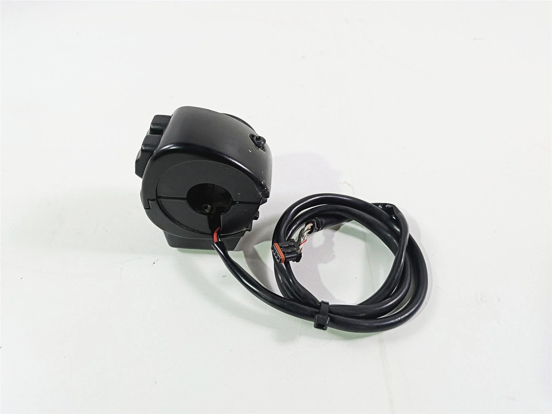 2017 Harley Softail Heritage Classic FLSTC Left Control Switch Cruise 71500288 - Image 2