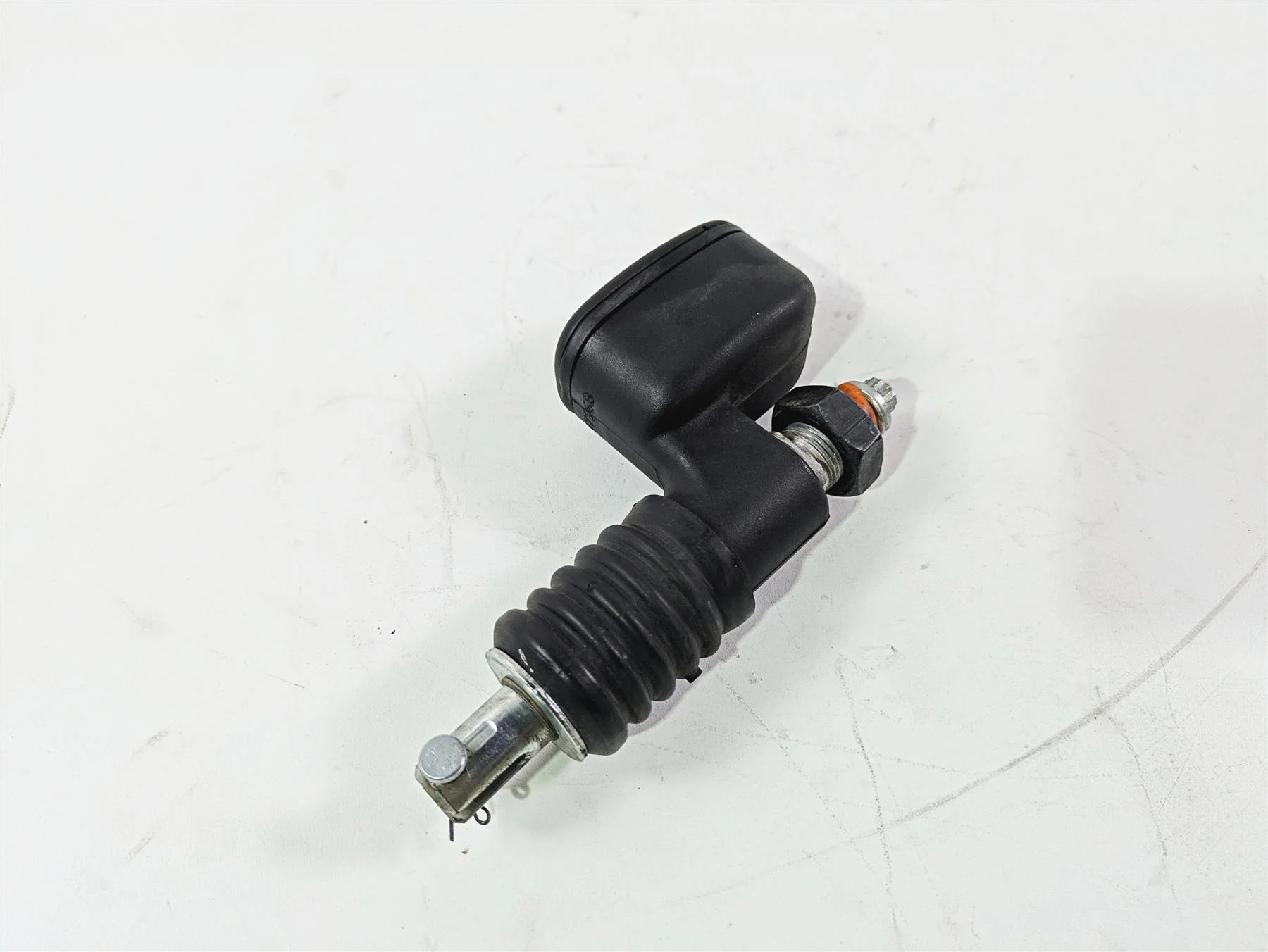 2017 Harley Softail Heritage Classic FLSTC Rear Brake Master Cylinder 41767-05E - Image 11