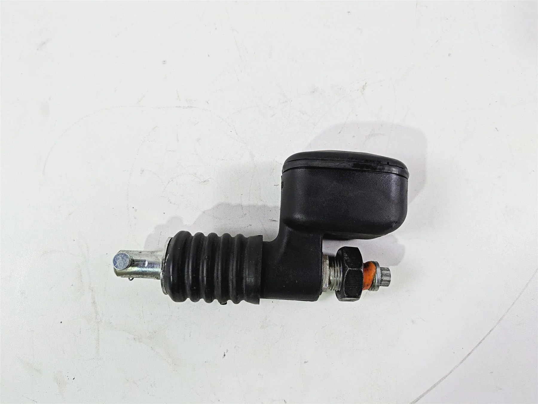 2017 Harley Softail Heritage Classic FLSTC Rear Brake Master Cylinder 41767-05E - Image 5