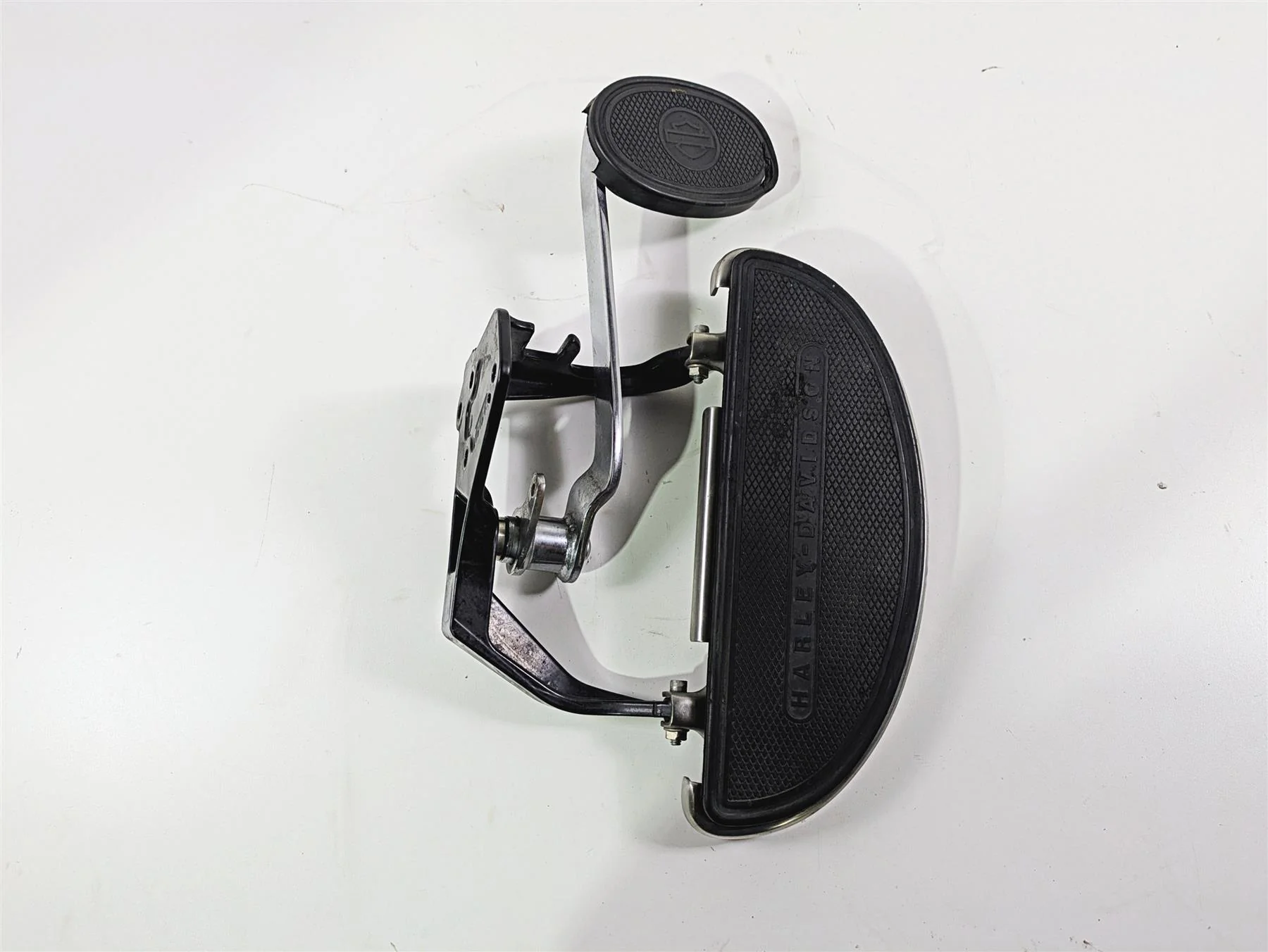 2017 Harley Softail Heritage Classic FLSTC Right Front Floorboard & Set 42431-11 - Image 5