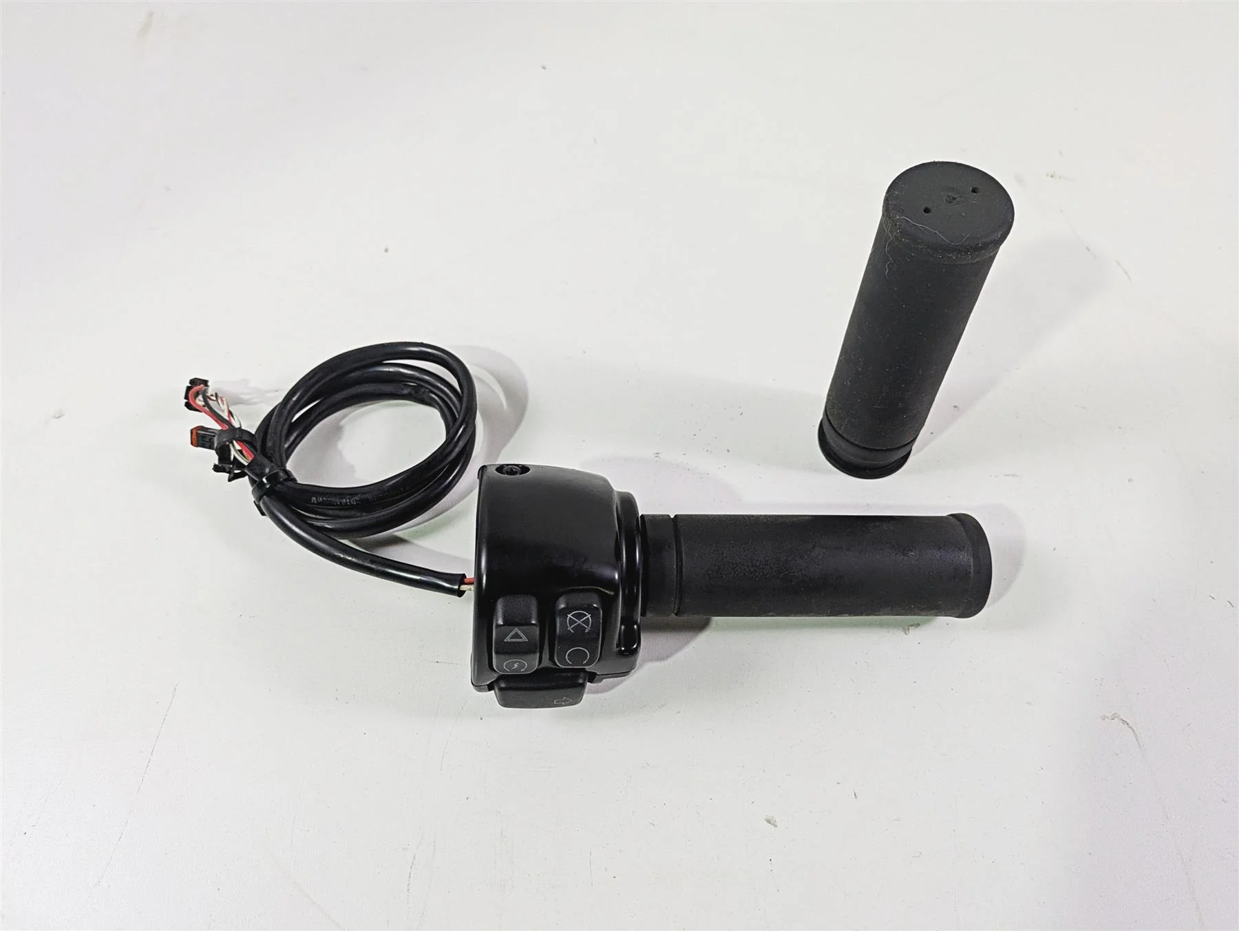 2017 Harley Softail Heritage Classic FLSTC Right Hand Control Switch 71500297