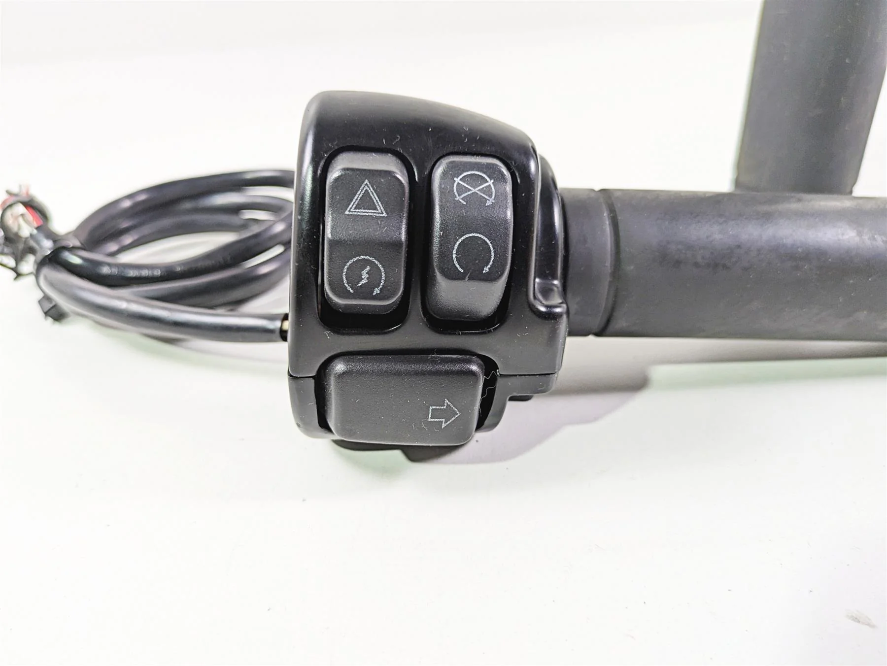 2017 Harley Softail Heritage Classic FLSTC Right Hand Control Switch 71500297 - Image 5