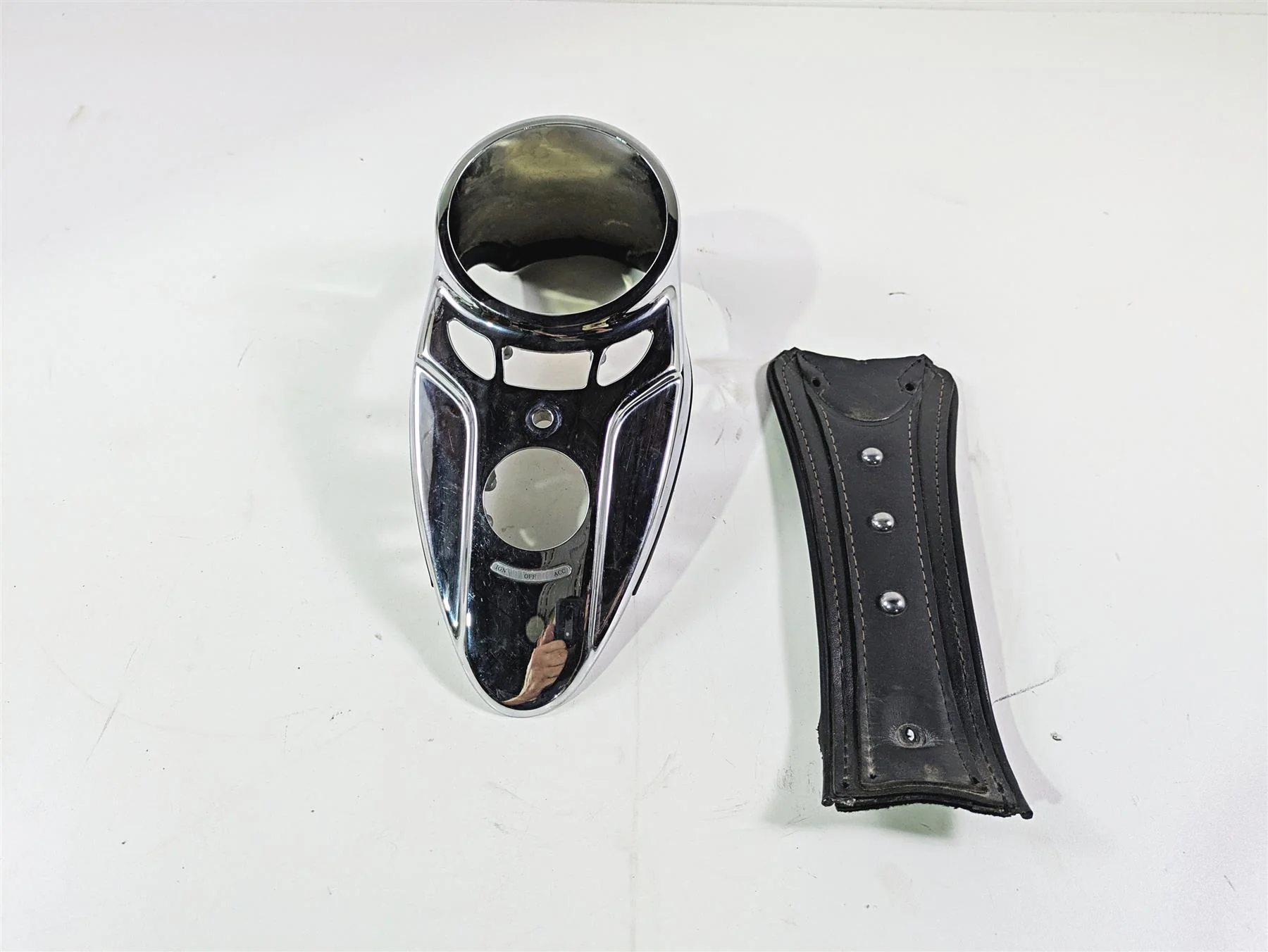2017 Harley Softail Heritage Classic FLSTC Tank Dash Console Cover 71952-11 - Image 4