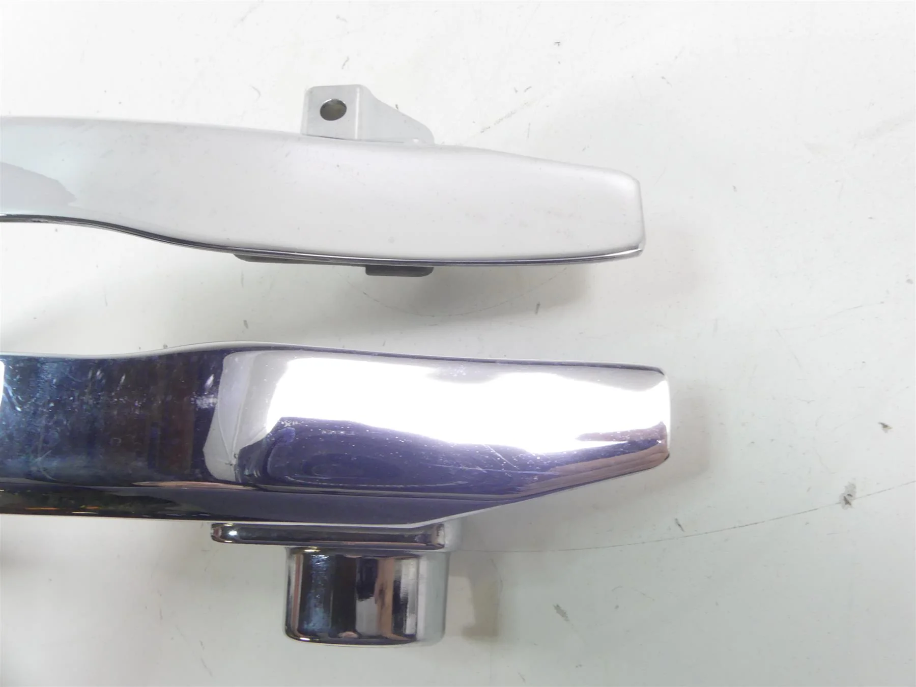 2017 Harley Touring FLHTKL Electra Glide Chrome Saddlebag Holder Set 90200503 - Image 9