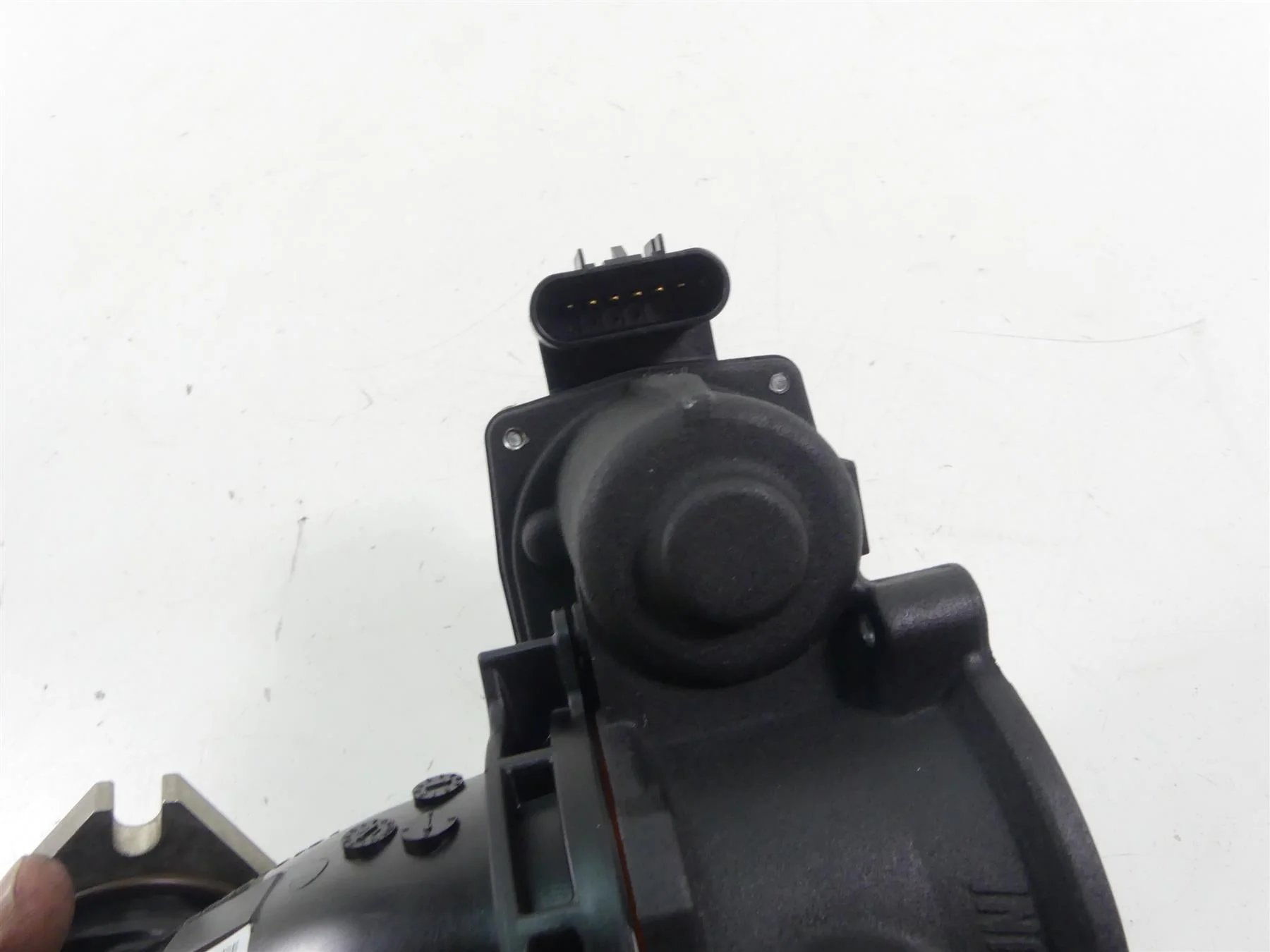 2017 Harley Touring FLHTKL Electra Glide Throttle Body Fuel Injection 27300121 - Image 2