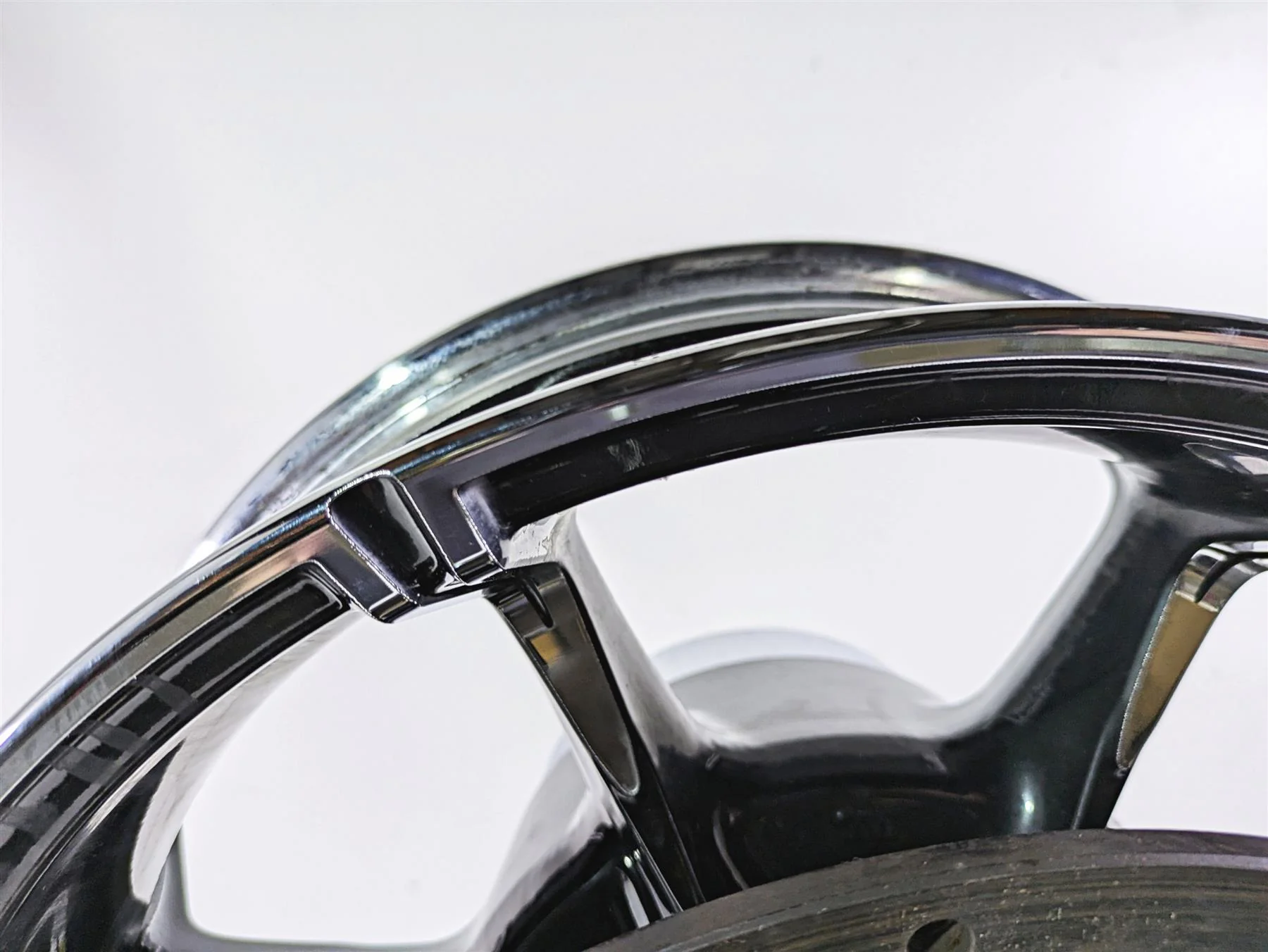 2017 Harley Touring FLHTKSE CVO E-Glide 16x5 Rear Wheel 7-Spk Slicer 40900458 - Image 6