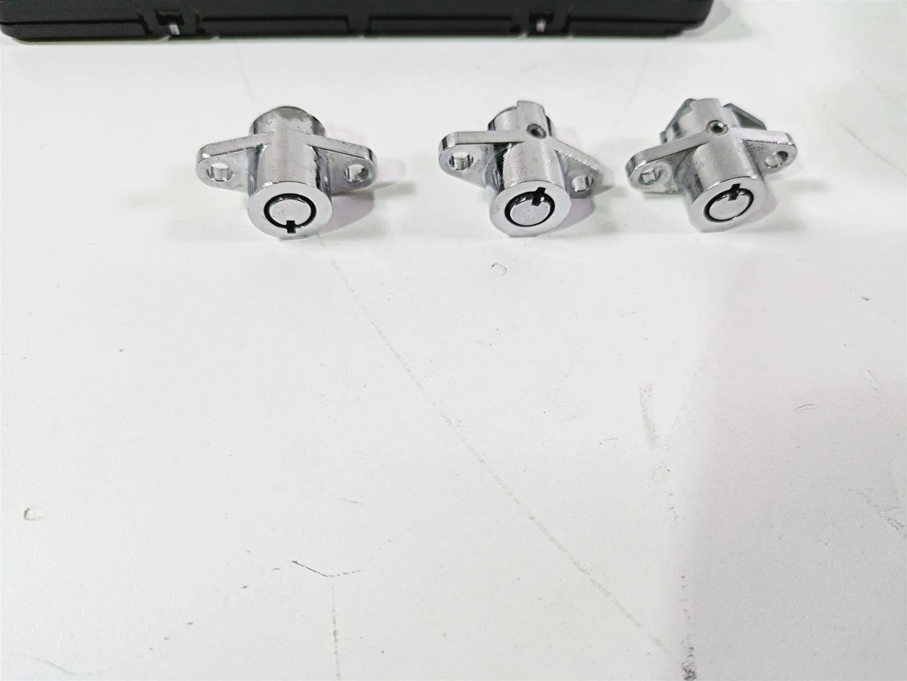 2017 Harley Touring FLHTKSE CVO E-Glide Bcm Ignition Switch Key Set 71400090B - Image 5