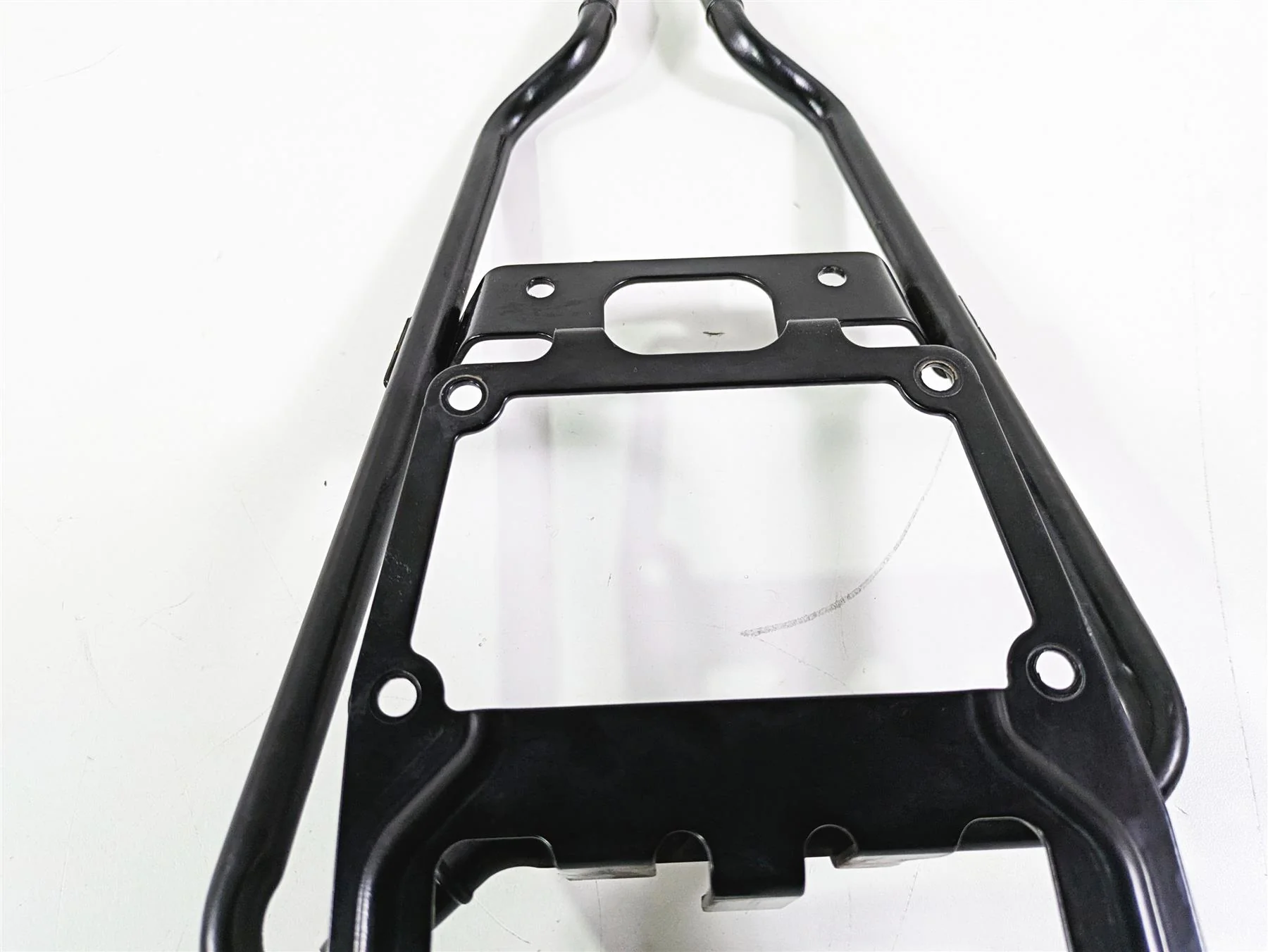 2017 Harley Touring FLHTKSE CVO E-Glide Coolant Crossover Hose Mount 12700091A - Image 11