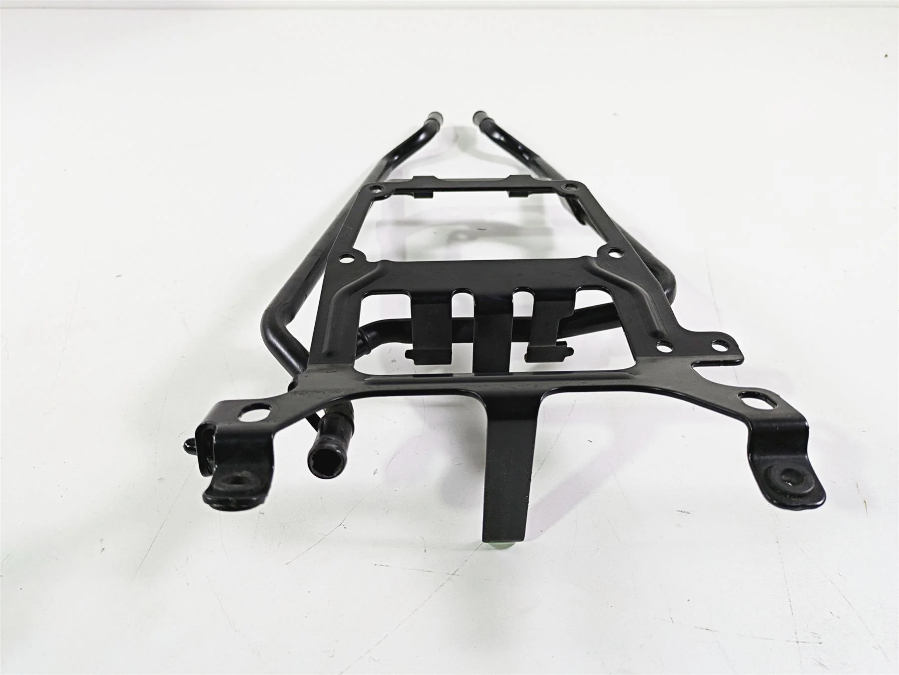 2017 Harley Touring FLHTKSE CVO E-Glide Coolant Crossover Hose Mount 12700091A - Image 12