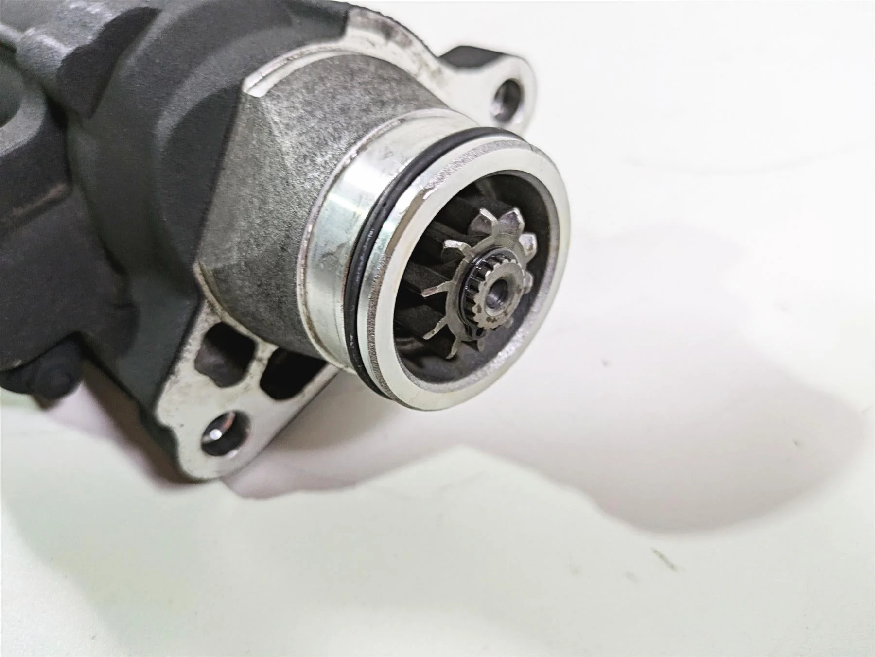2017 Harley Touring FLHTKSE CVO E-Glide Engine Starter Motor 31400053 - Image 6