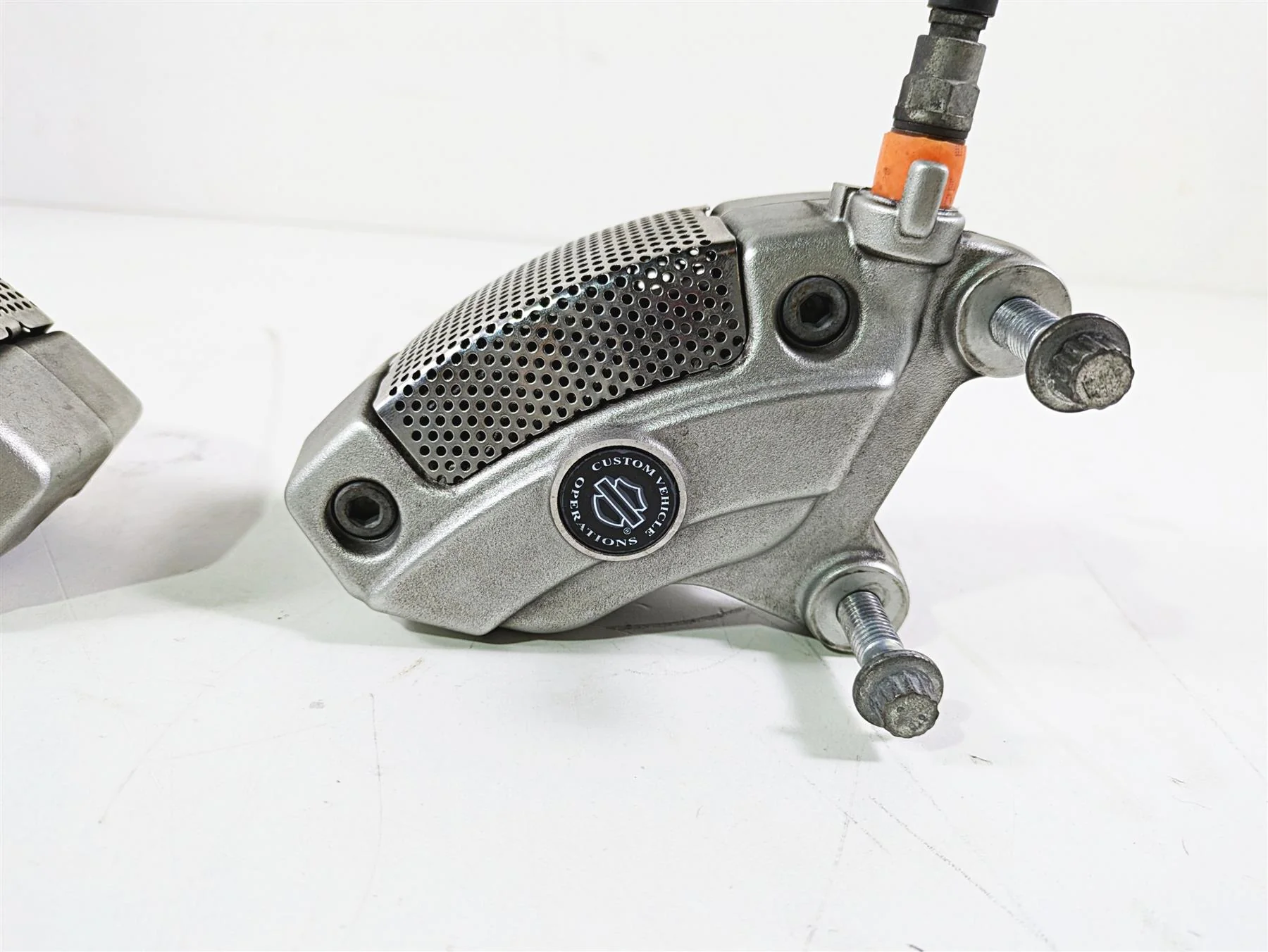 2017 Harley Touring FLHTKSE CVO E-Glide Front Brake Caliper Set 42938-08 - Image 6