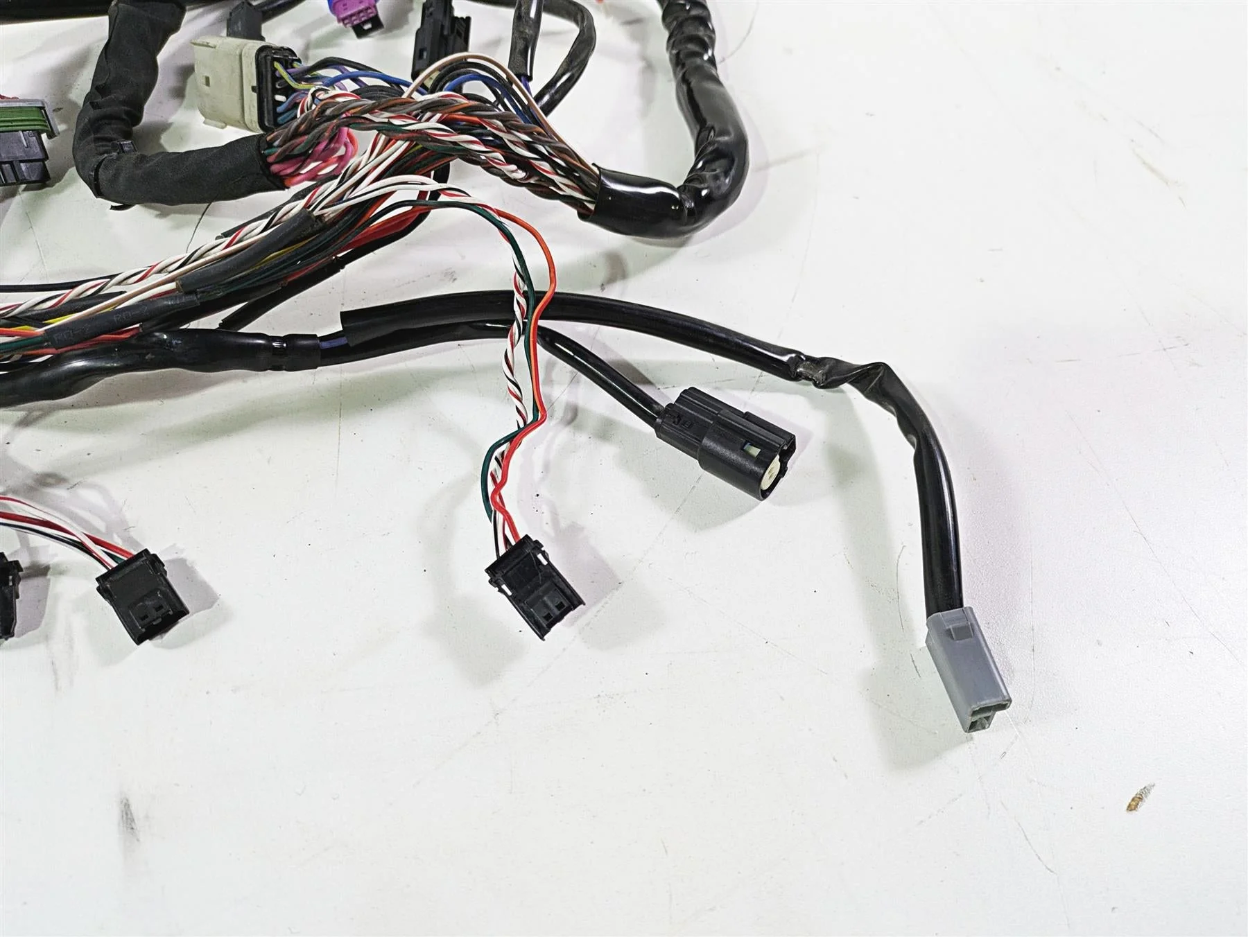 2017 Harley Touring FLHTKSE CVO E-Glide Front Fairing Wiring - Read 69201558 - Image 10