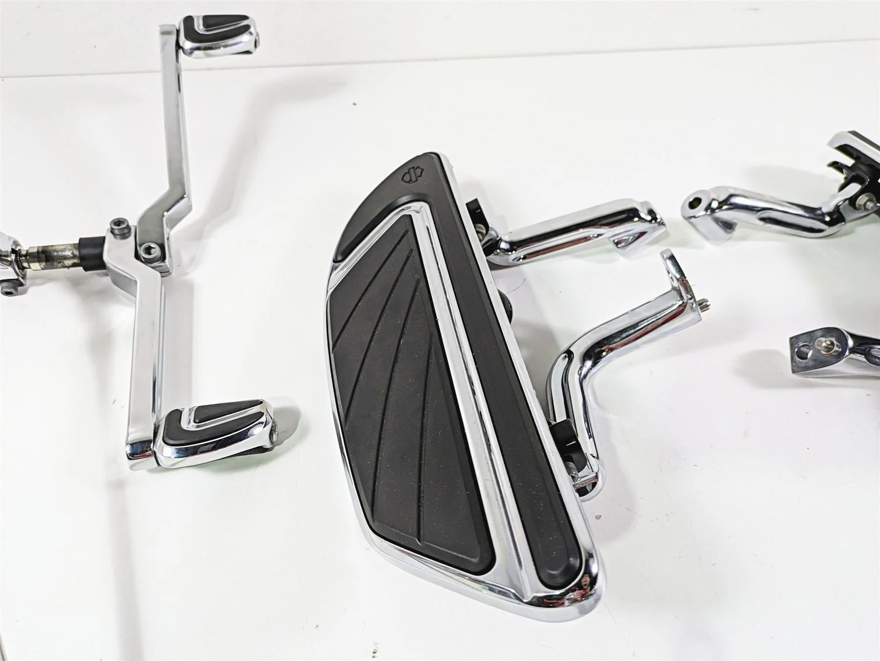 2017 Harley Touring FLHTKSE CVO E-Glide Front Rear Floor Board Set Read 50500384 - Image 6