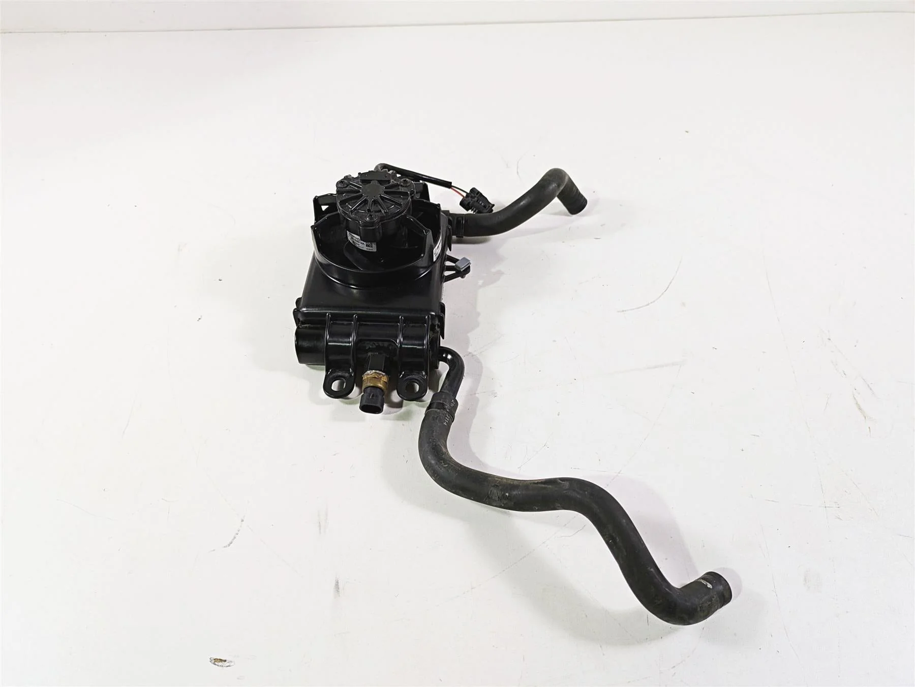 2017 Harley Touring FLHTKSE CVO E-Glide Left Radiator Fan Hoses Set 26800006