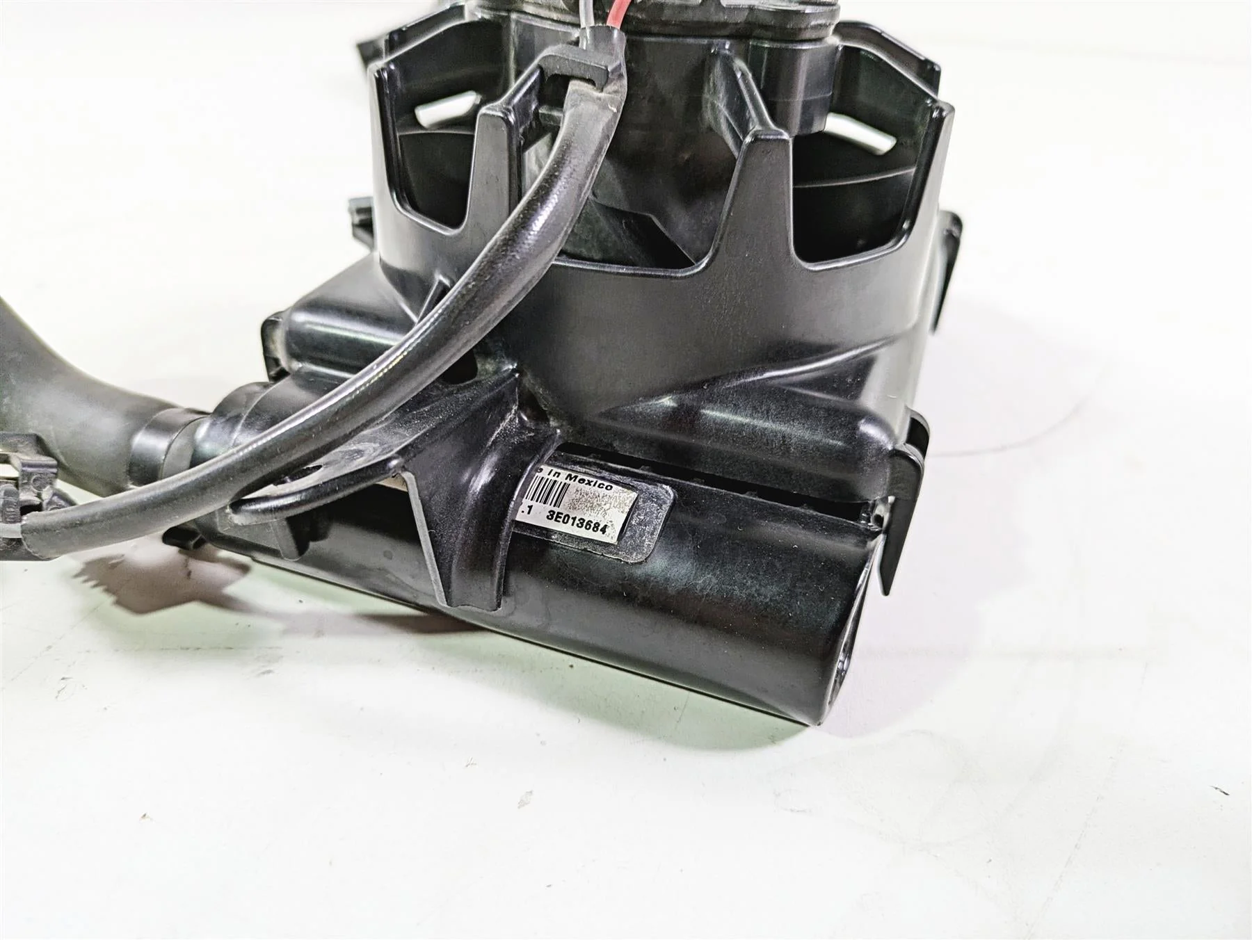 2017 Harley Touring FLHTKSE CVO E-Glide Left Radiator Fan Hoses Set 26800006 - Image 8