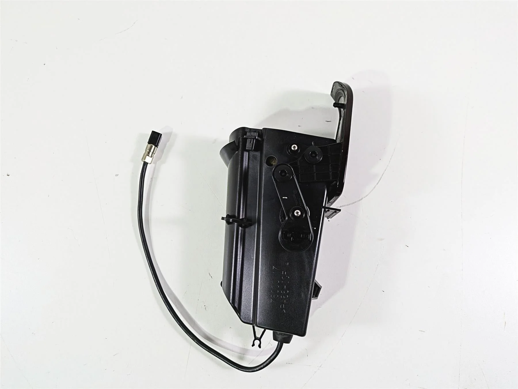 2017 Harley Touring FLHTKSE CVO E-Glide Media Storage Compartment Box 76000107A - Image 5