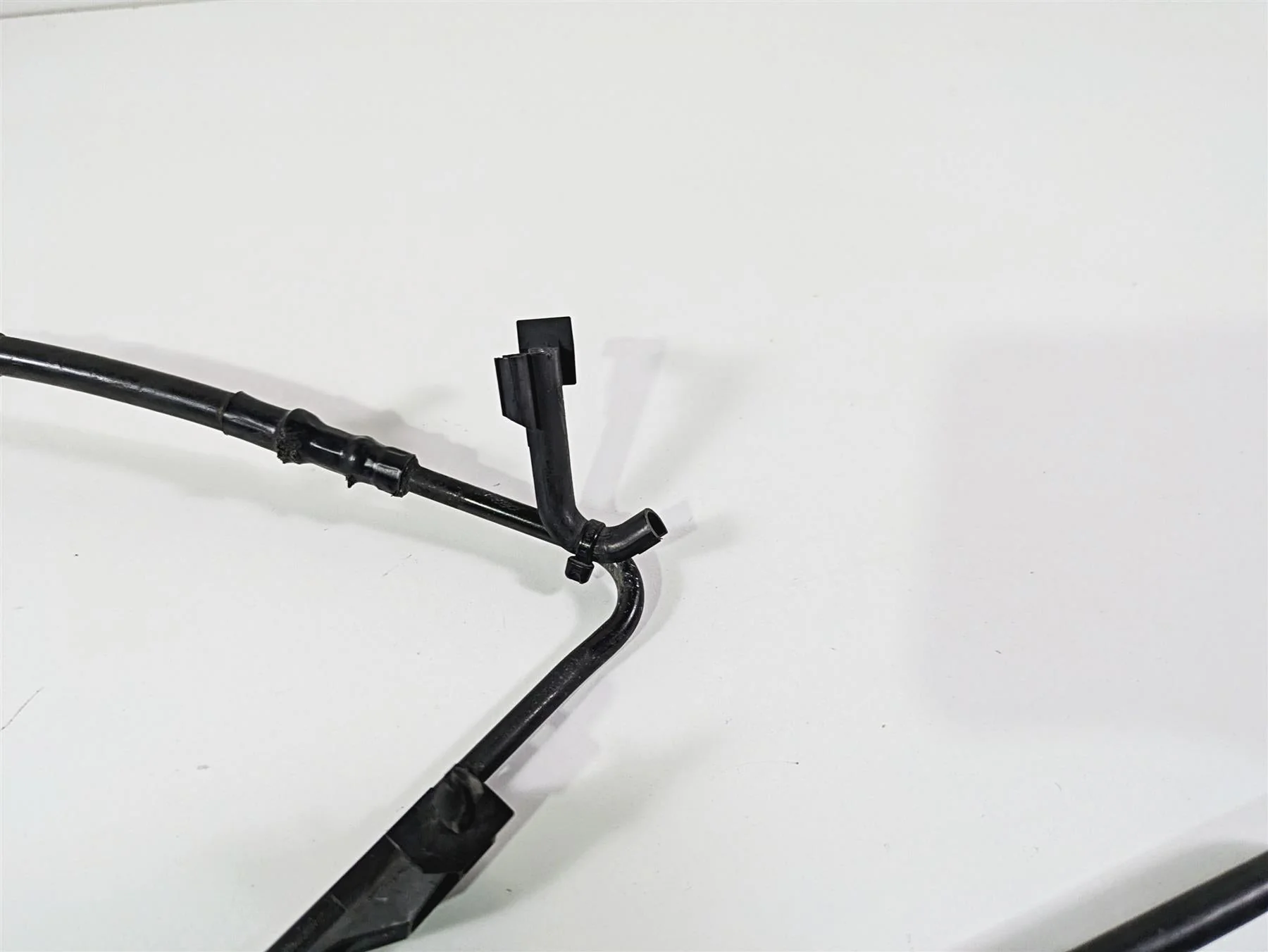 2017 Harley Touring FLHTKSE CVO E-Glide Rear Abs Brake Line Hose Set 41800012 - Image 7