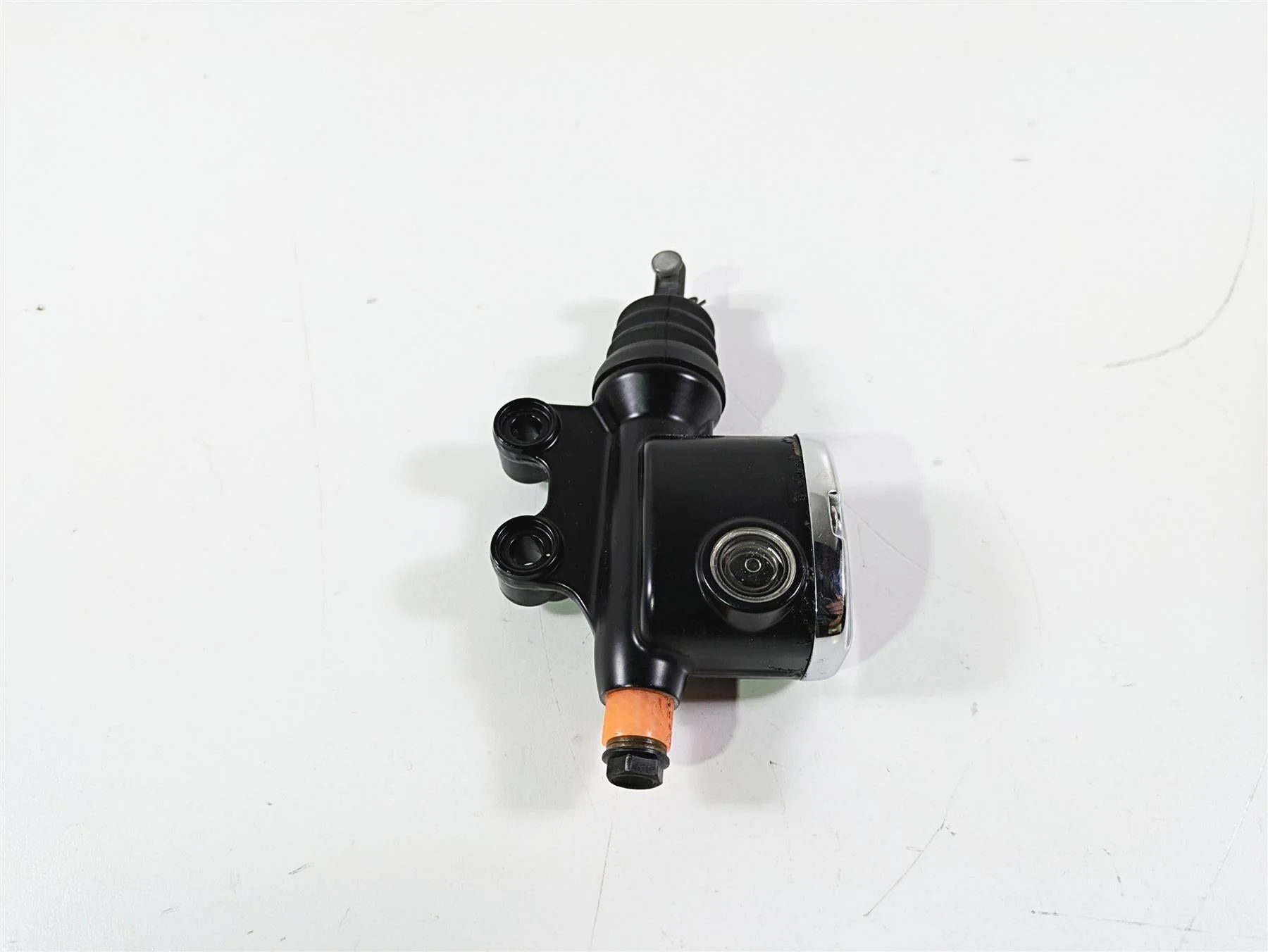2017 Harley Touring FLHTKSE CVO E-Glide Rear Brake Master Cylinder 41700072 - Image 2