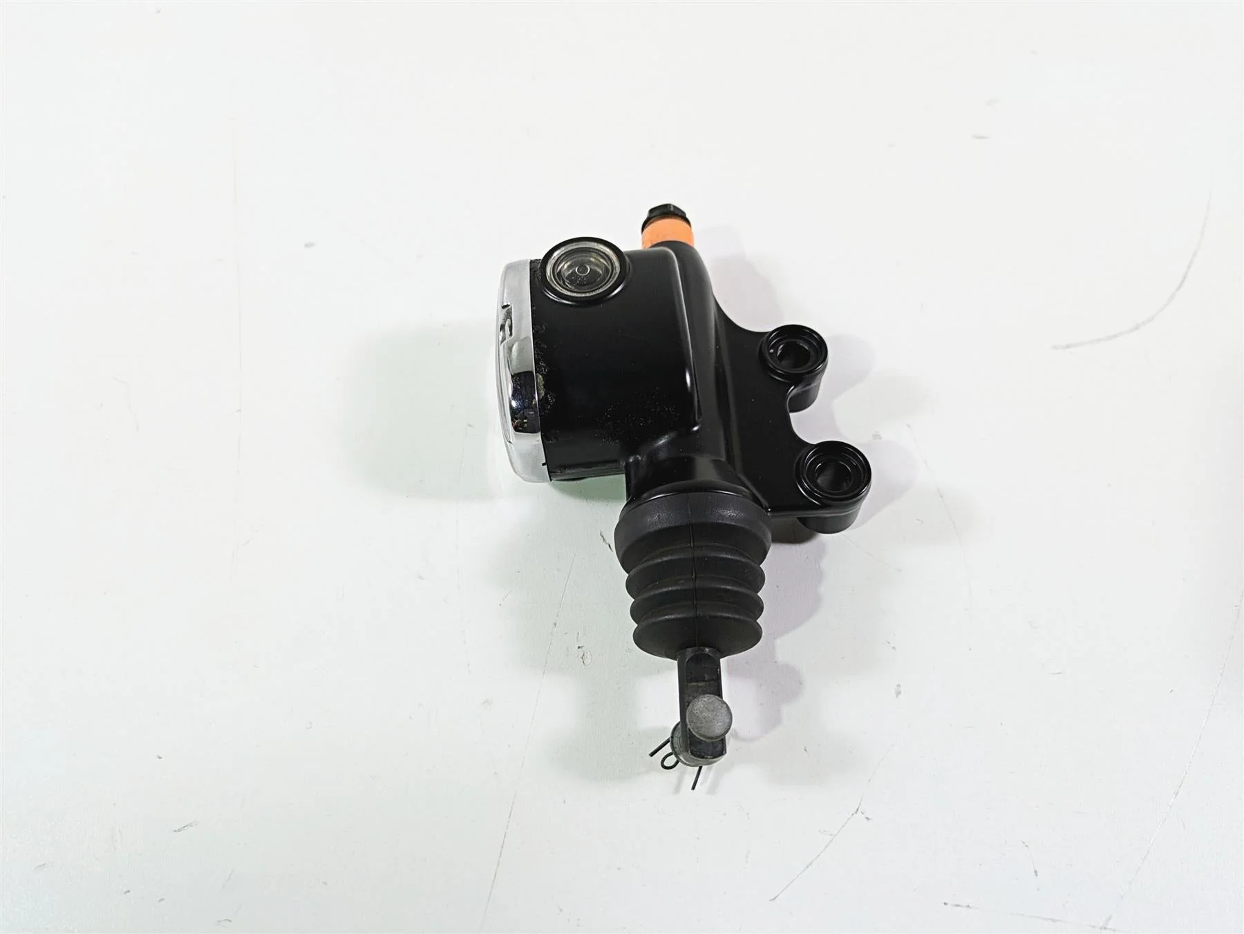 2017 Harley Touring FLHTKSE CVO E-Glide Rear Brake Master Cylinder 41700072 - Image 4