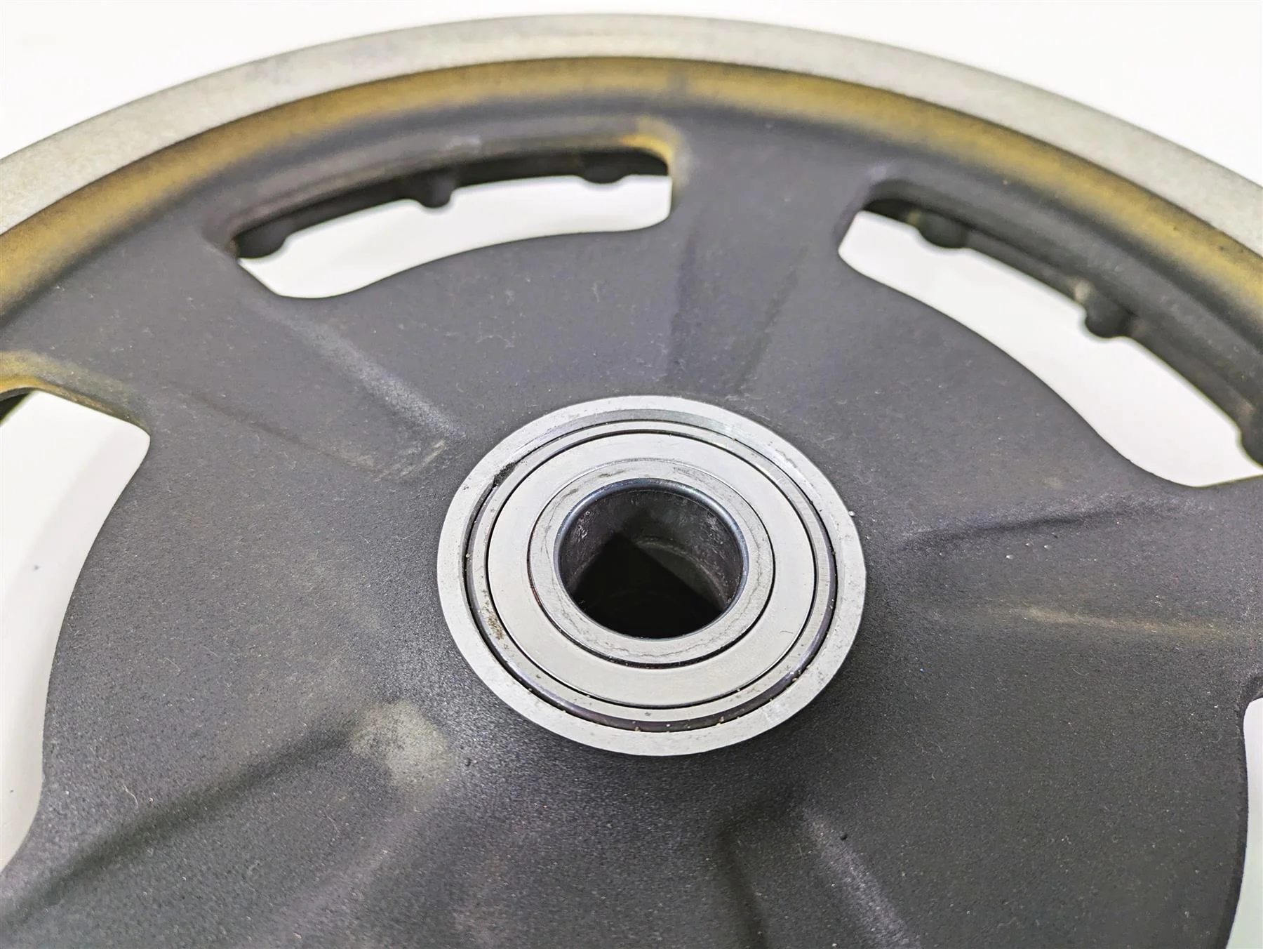 2017 Harley Touring FLHTKSE CVO E-Glide Rear Drive Belt Pulley 68T 1" 37781-09 - Image 7