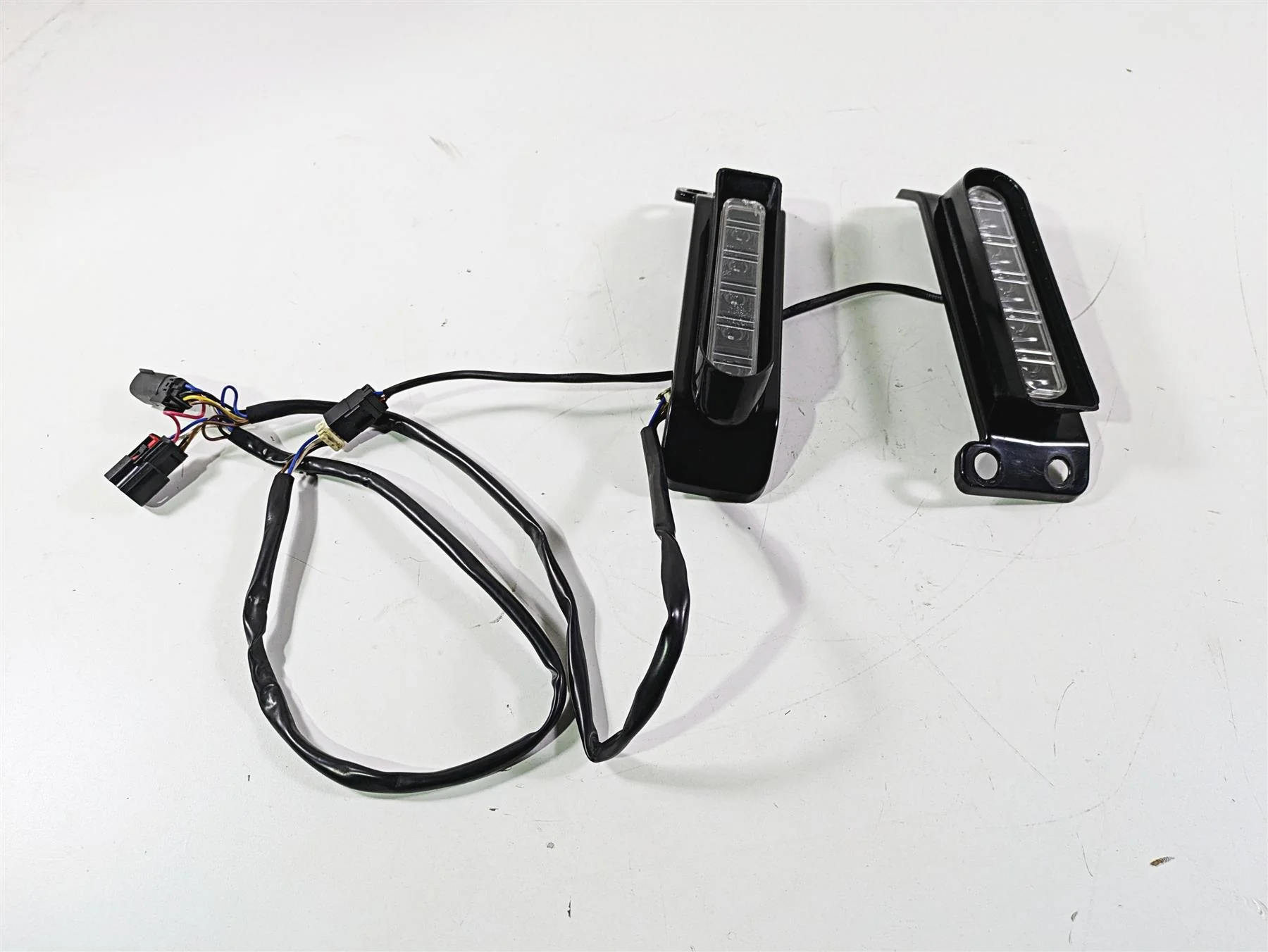 2017 Harley Touring FLHTKSE CVO E-Glide Rear Filler Blinker Light Set - Read - Image 4