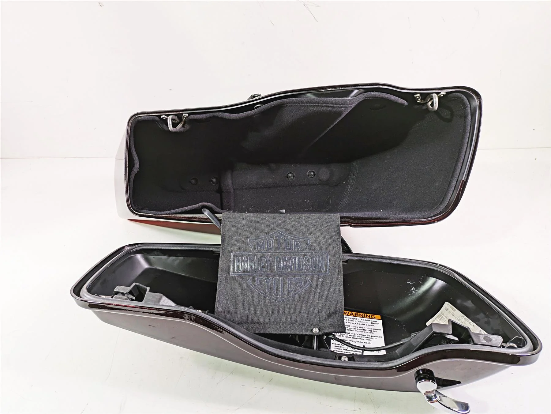 2017 Harley Touring FLHTKSE CVO E-Glide Right Saddlebag Black Garnet 90200412 - Image 10