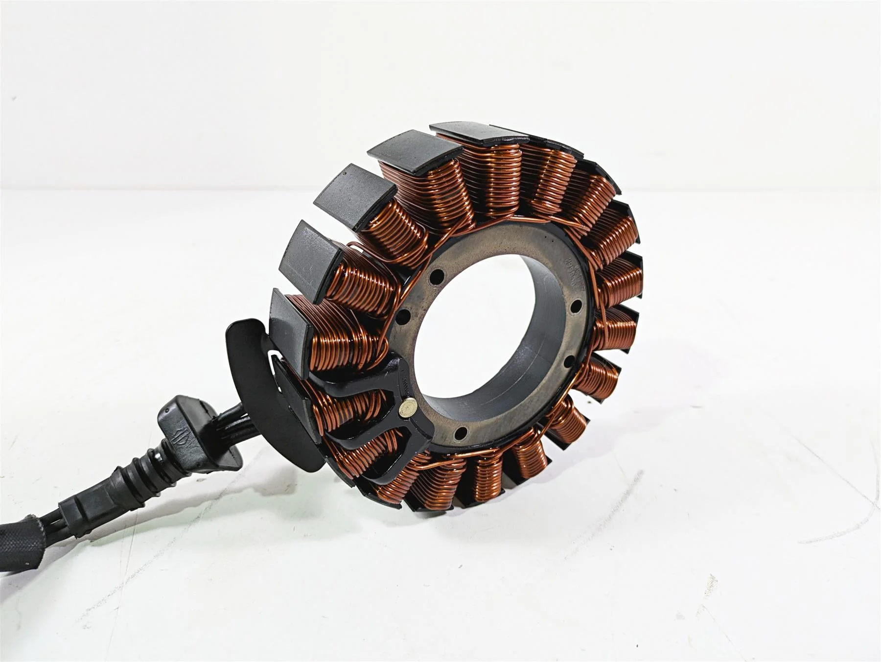 2017 Harley Touring FLHTKSE CVO E-Glide Starter Alternator Generator 29900042A - Image 12