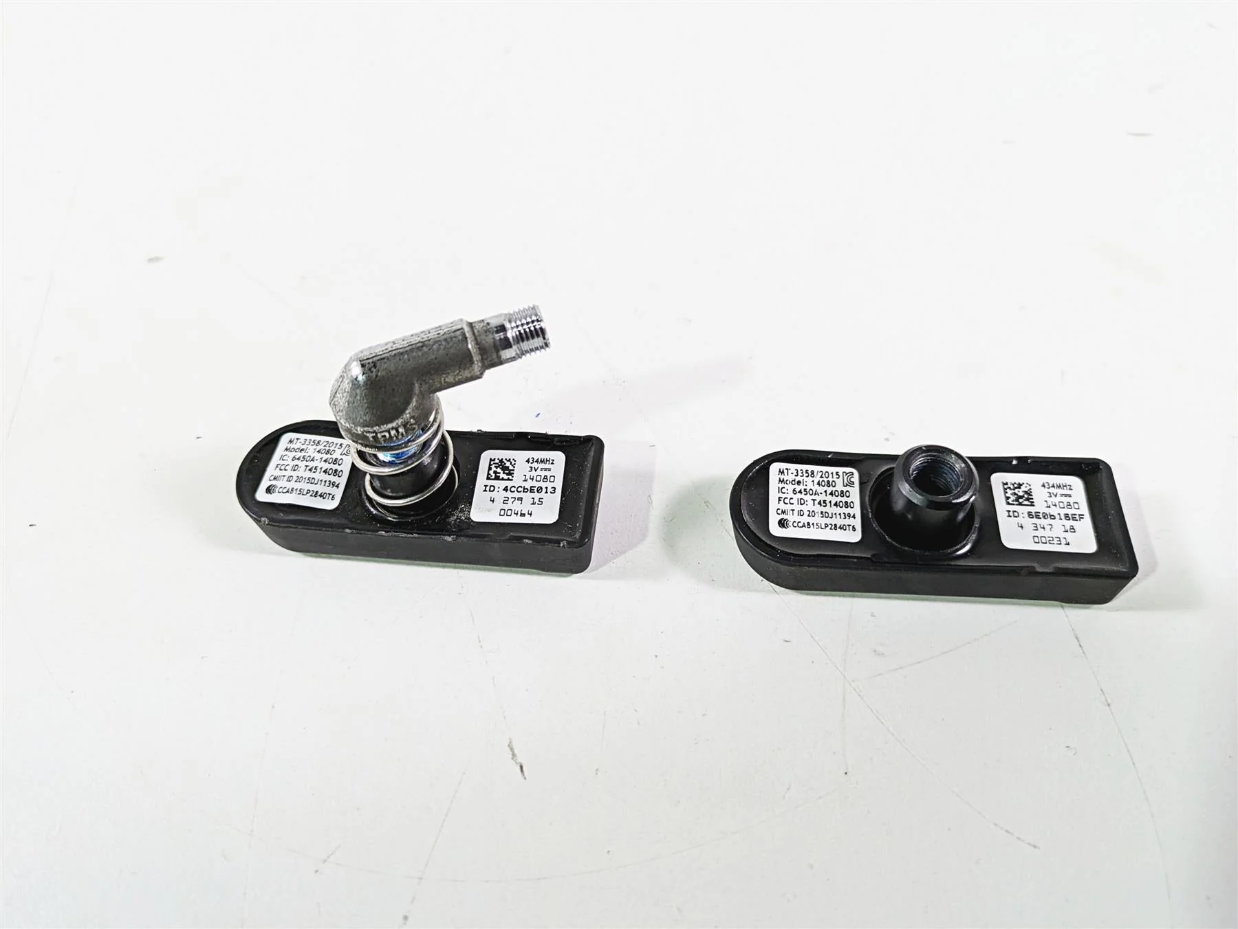 2017 Harley Touring FLHTKSE CVO E-Glide Tire Pressure Sensor Set -Read 32700052A